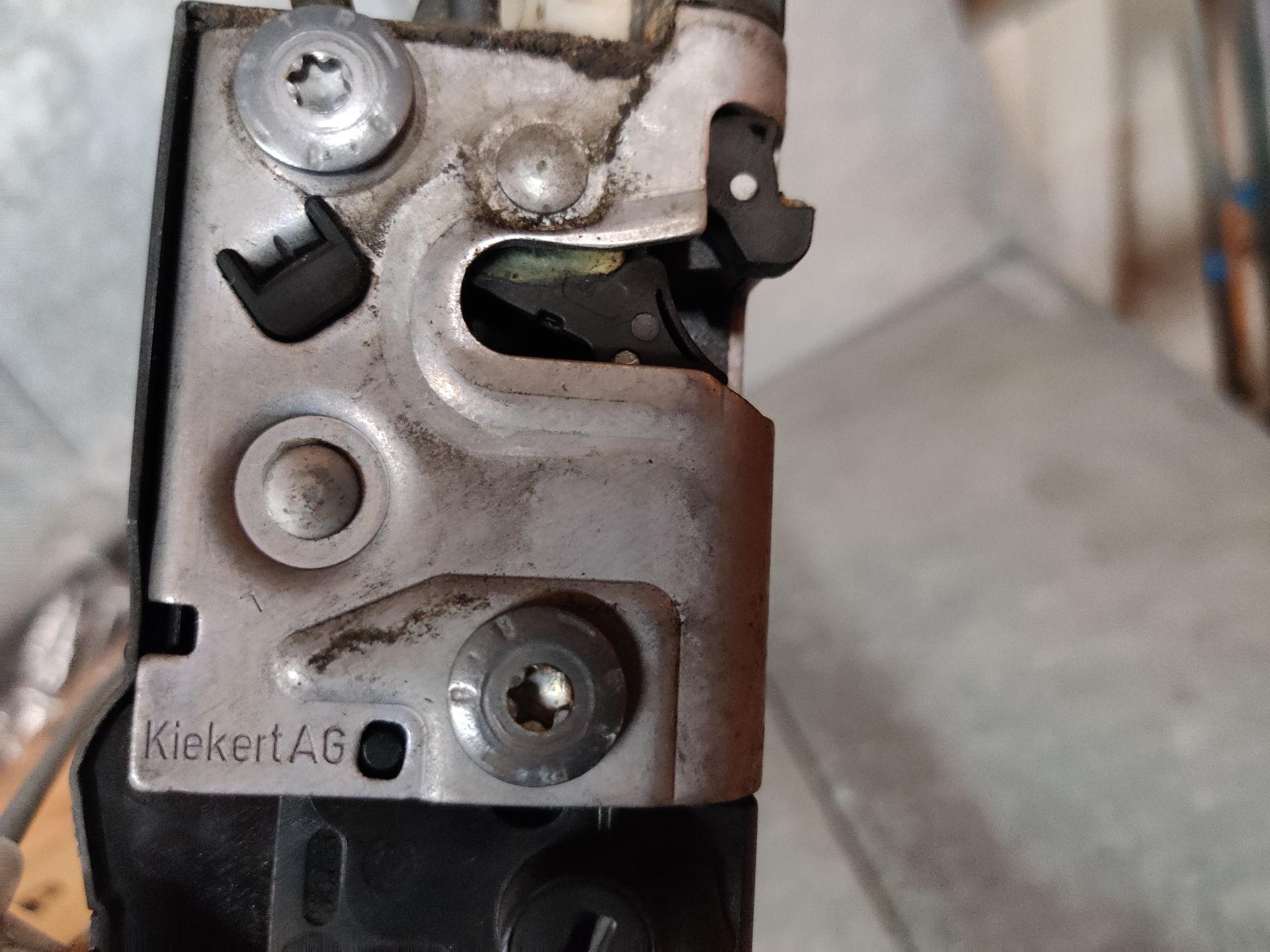 Citroen C4 deurslotvanger linker voorportier, slotplaat.