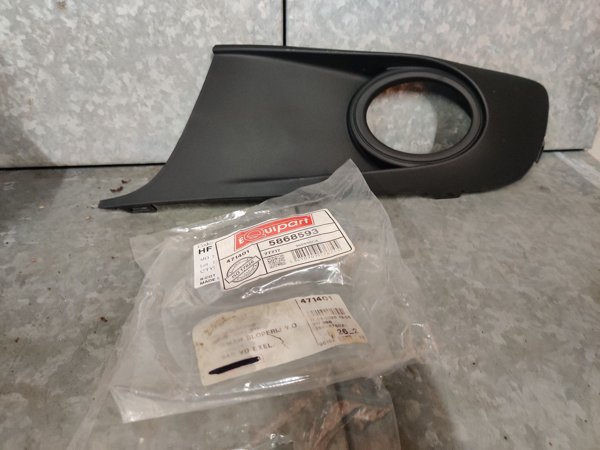 VW Caddy venitilatie grille, bumper links voor