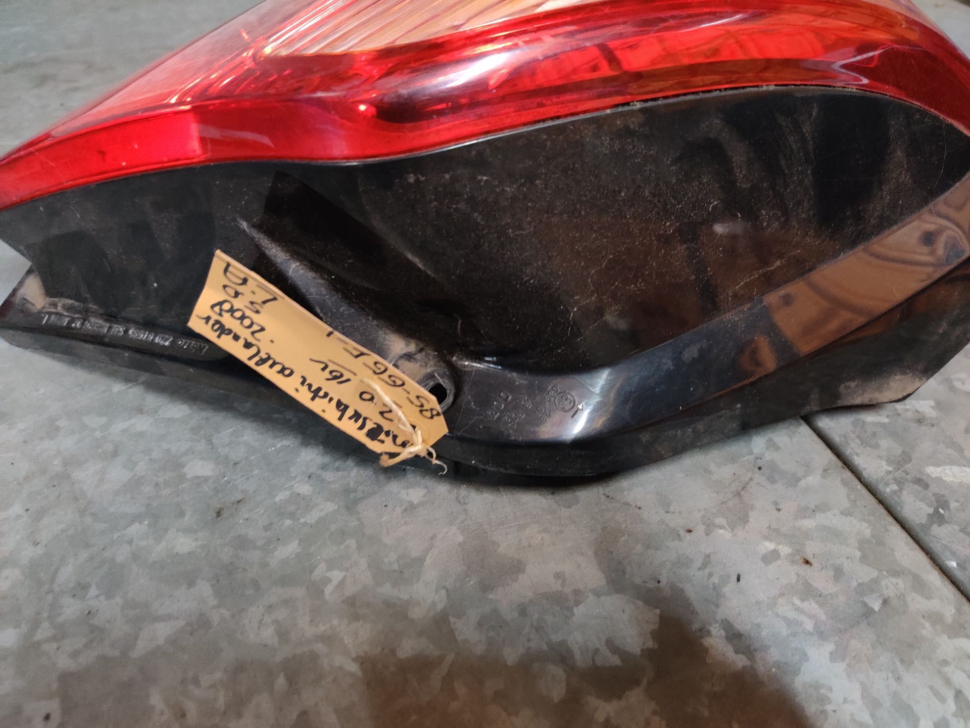 Mitsubishi Outlander linker achterlicht