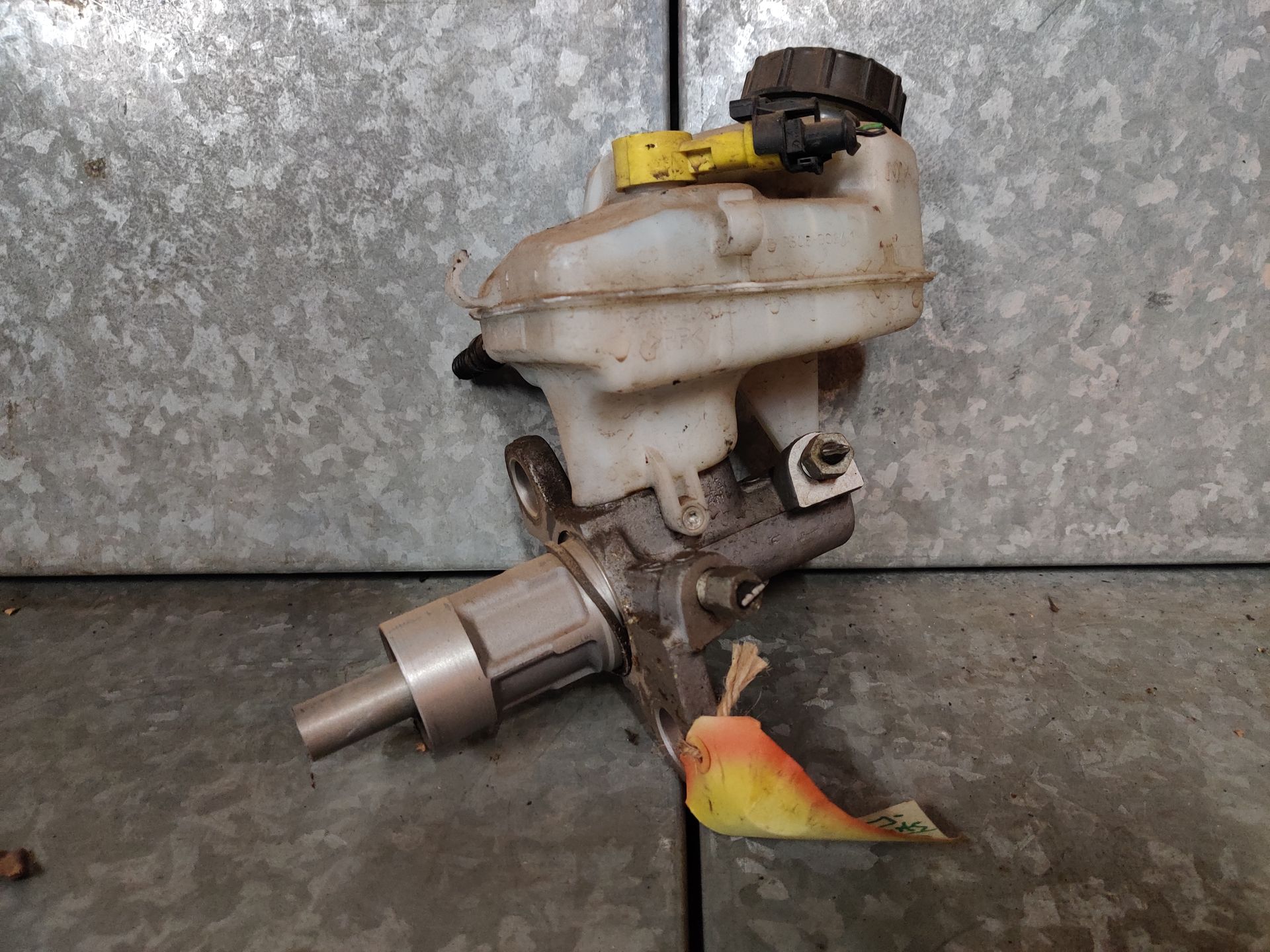 Opel Astra J station een hoofdremcilinder