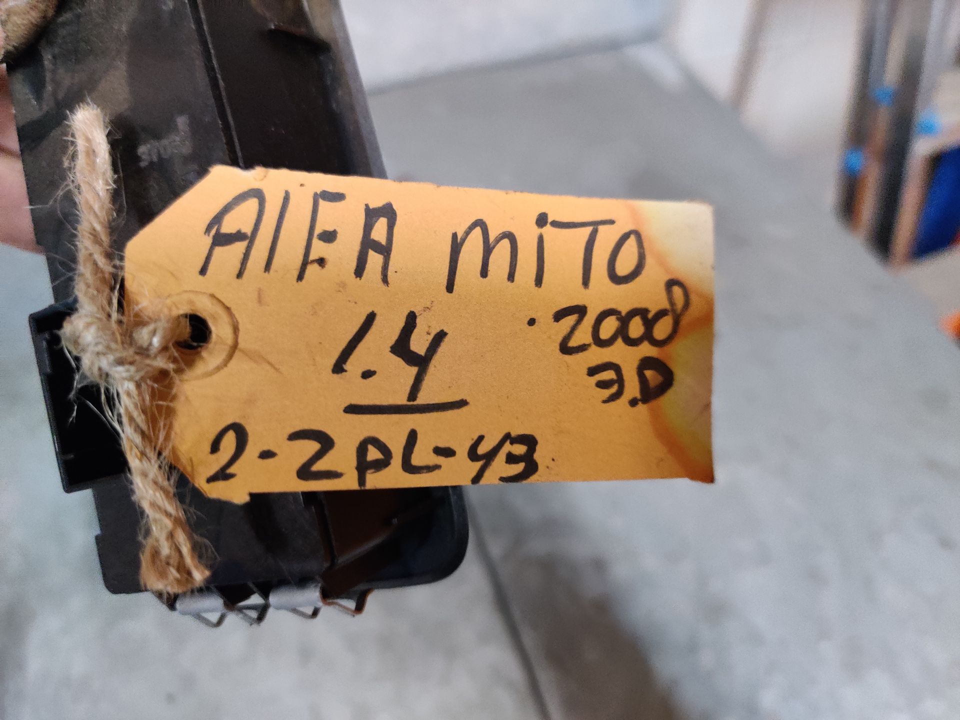 Alfa Romeo MiTo schakelaar koplamphoogte, mistlicht, Menu /ESC, gebruikt.