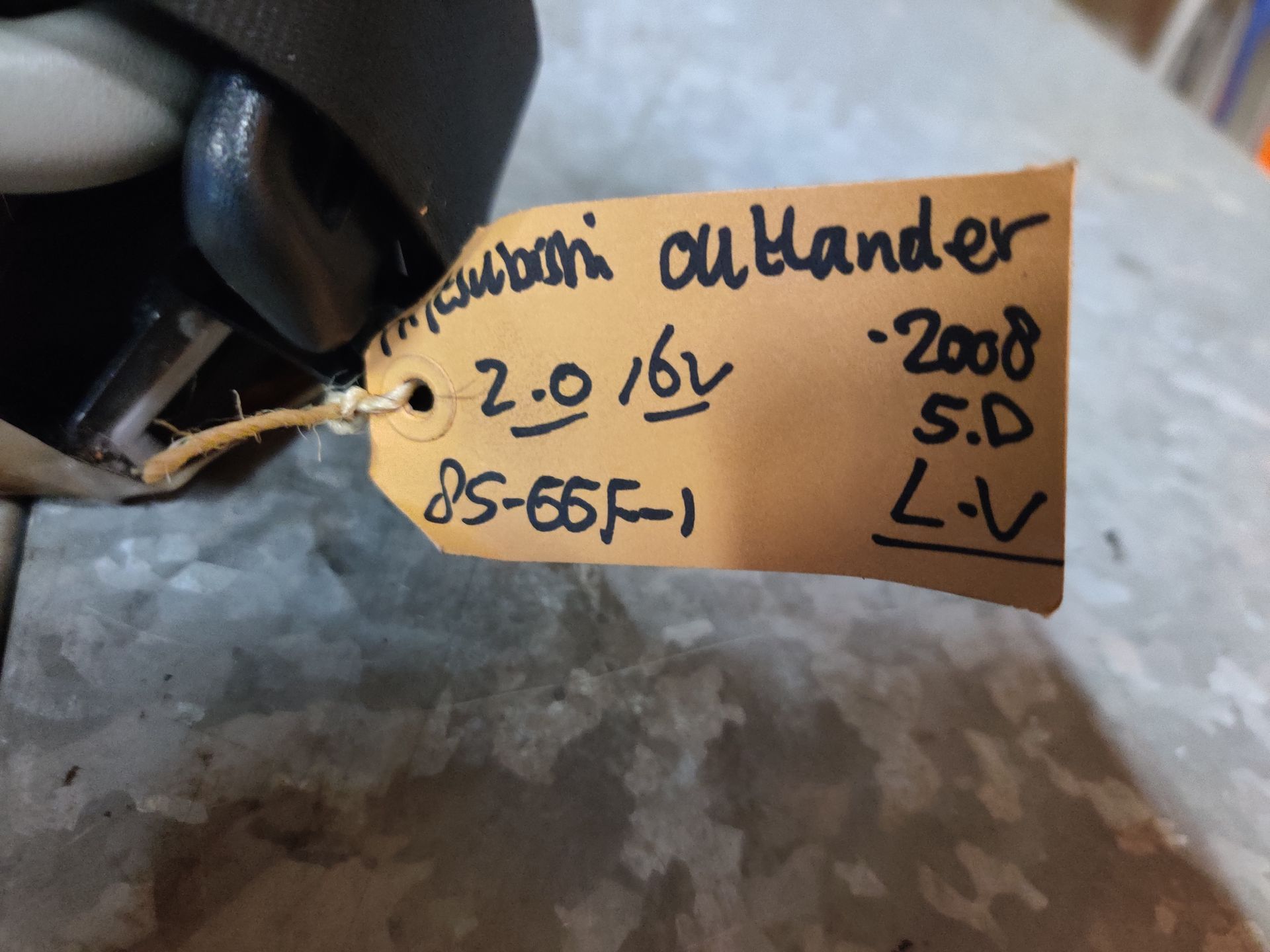 Mitsubishi Outlander rolgordel linksvoor