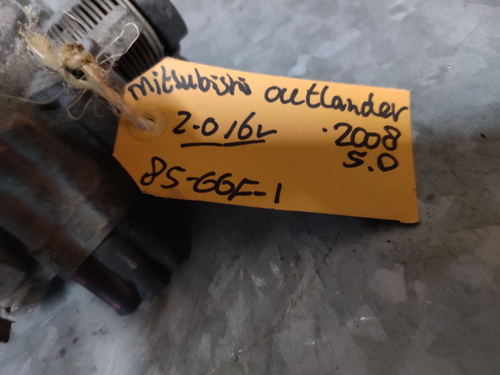 Mitsubishi Outlander gasklephuis van een 2.0 16V model uit 2008, gebruikt.