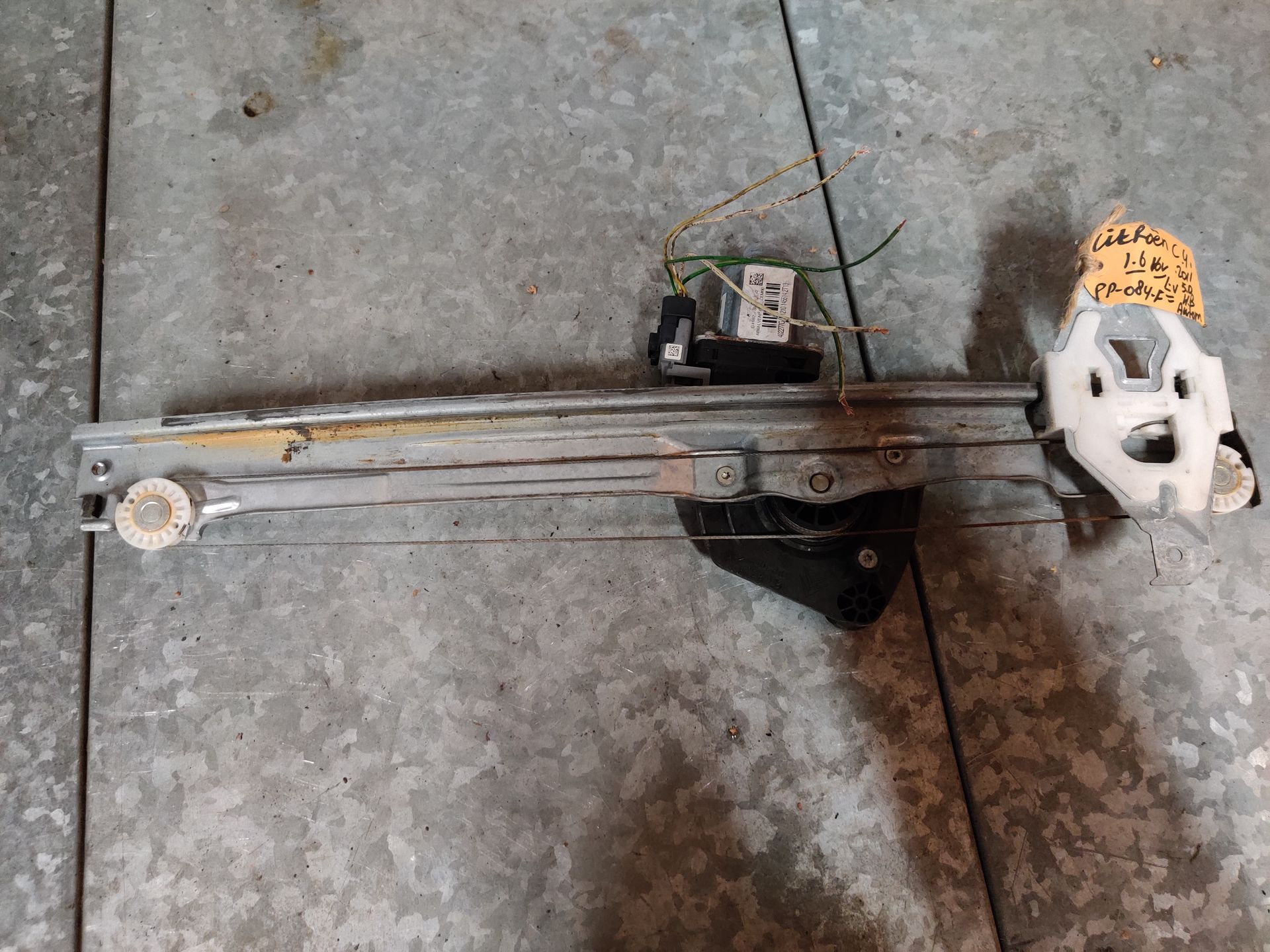 Citroen C4 raam motor met kabels linker voorportier.
