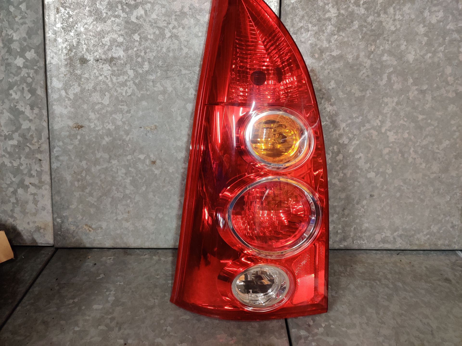 Mazda Premacy linker achterlicht van 2005