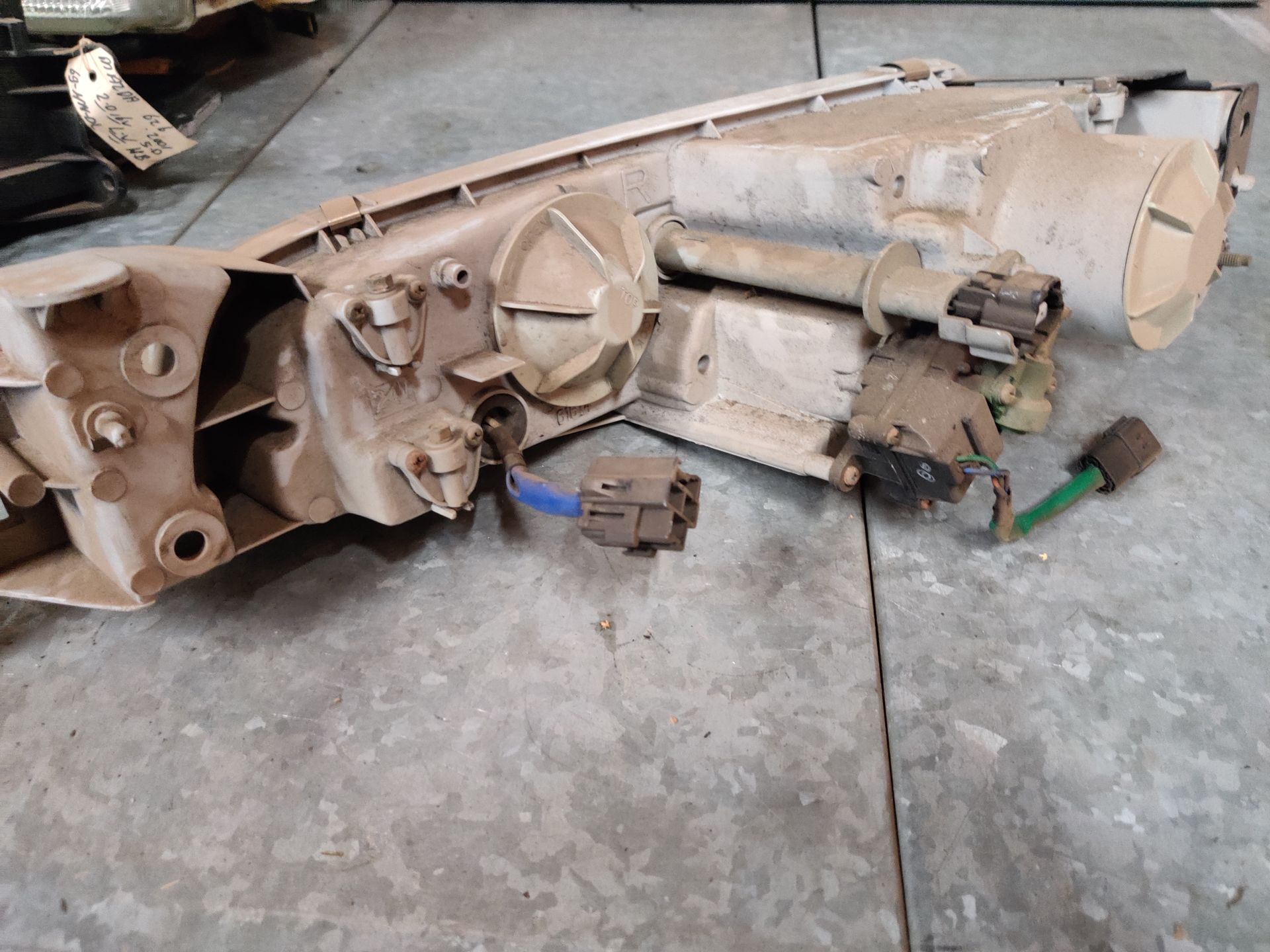 Mazda 626 rechter koplamp uit 1996,