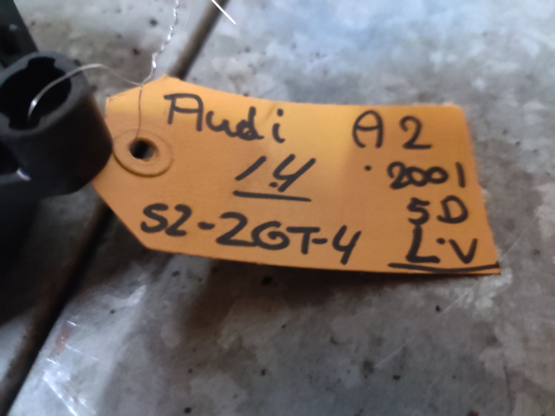 Audi A2 raammotor linksvoor