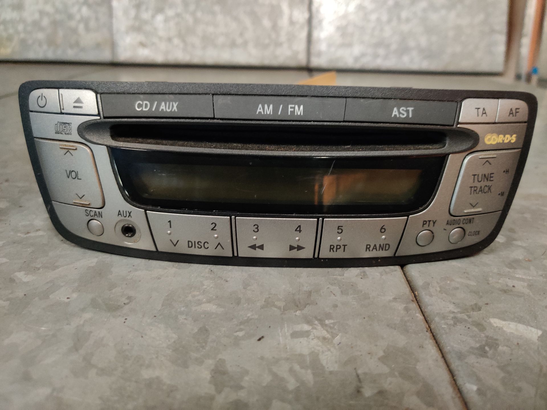 Peugeot 107 Radio CD speler modeljaar 2008 - 2011.