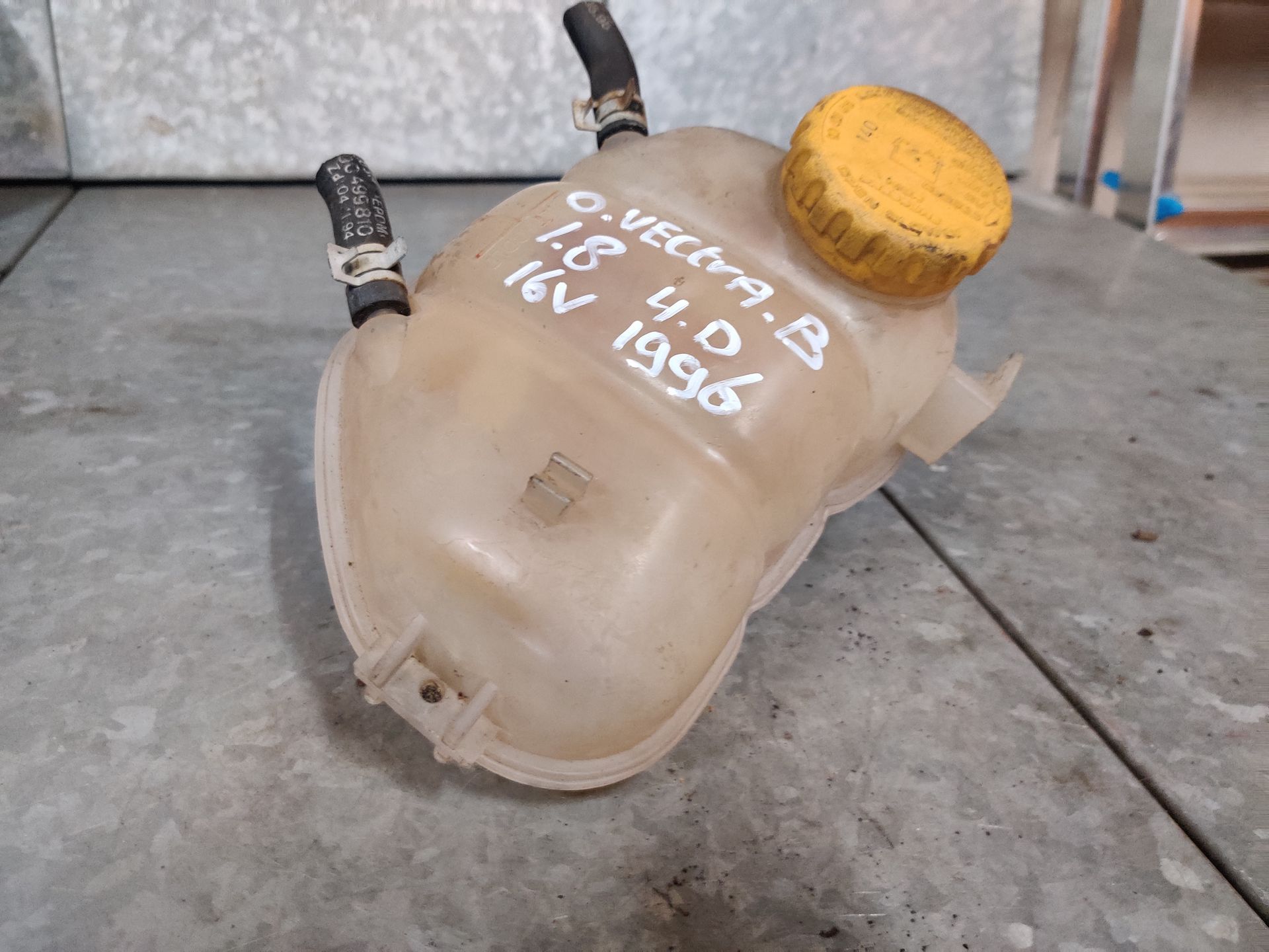 Opel Vectra B een expansievat van een 1.8 16V
