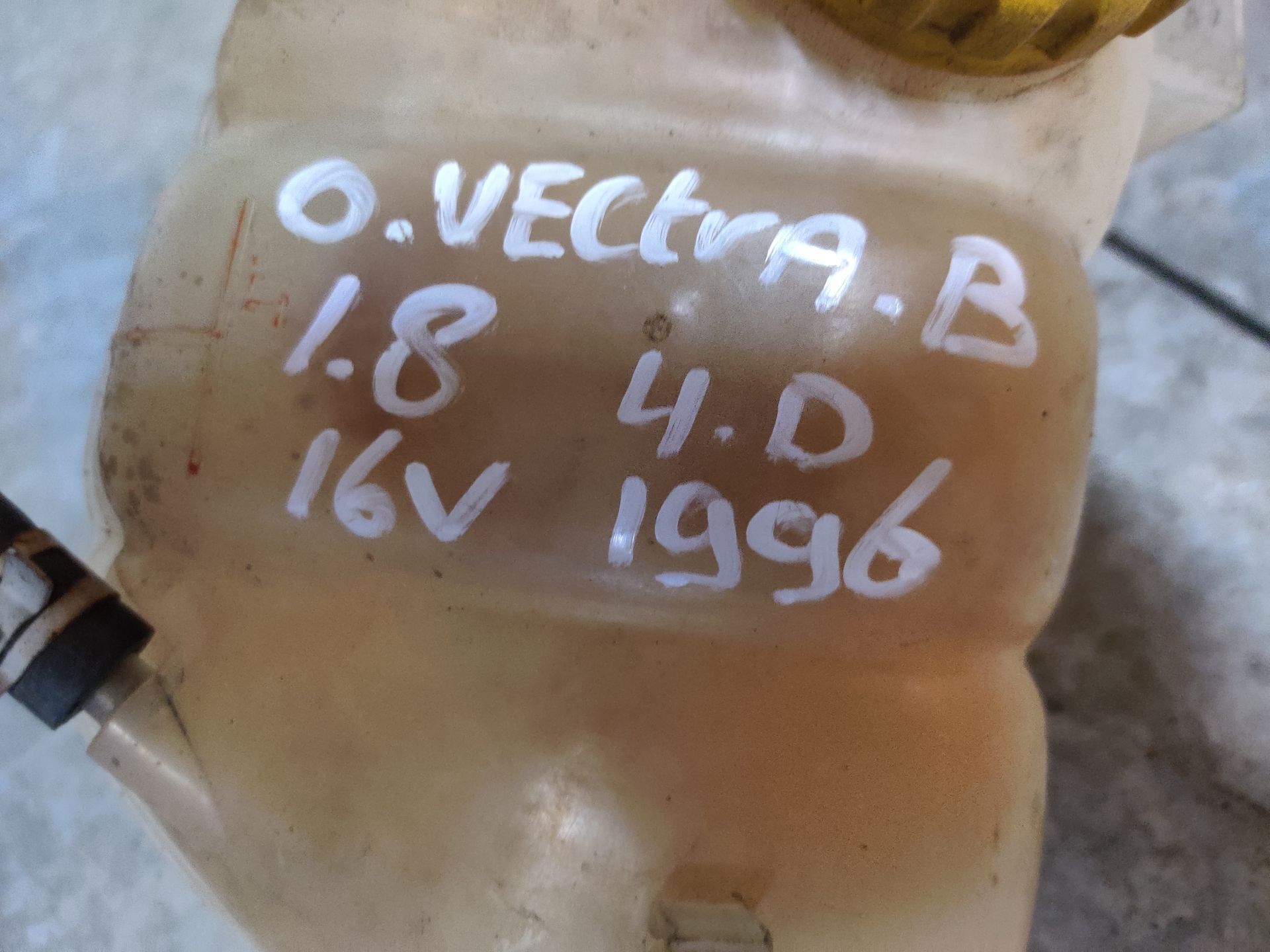 Opel Vectra B een expansievat van een 1.8 16V