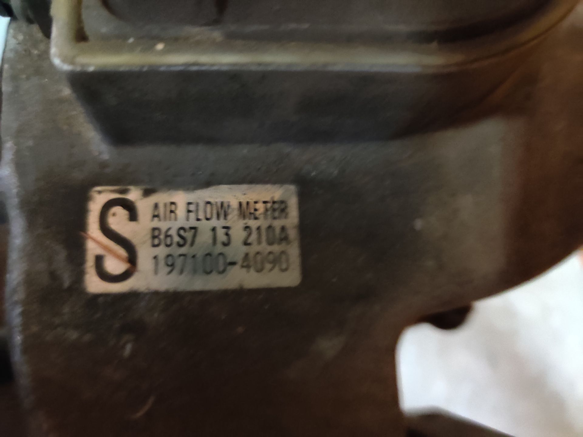 Mazda 323F een luchtweger / luchtmassameter