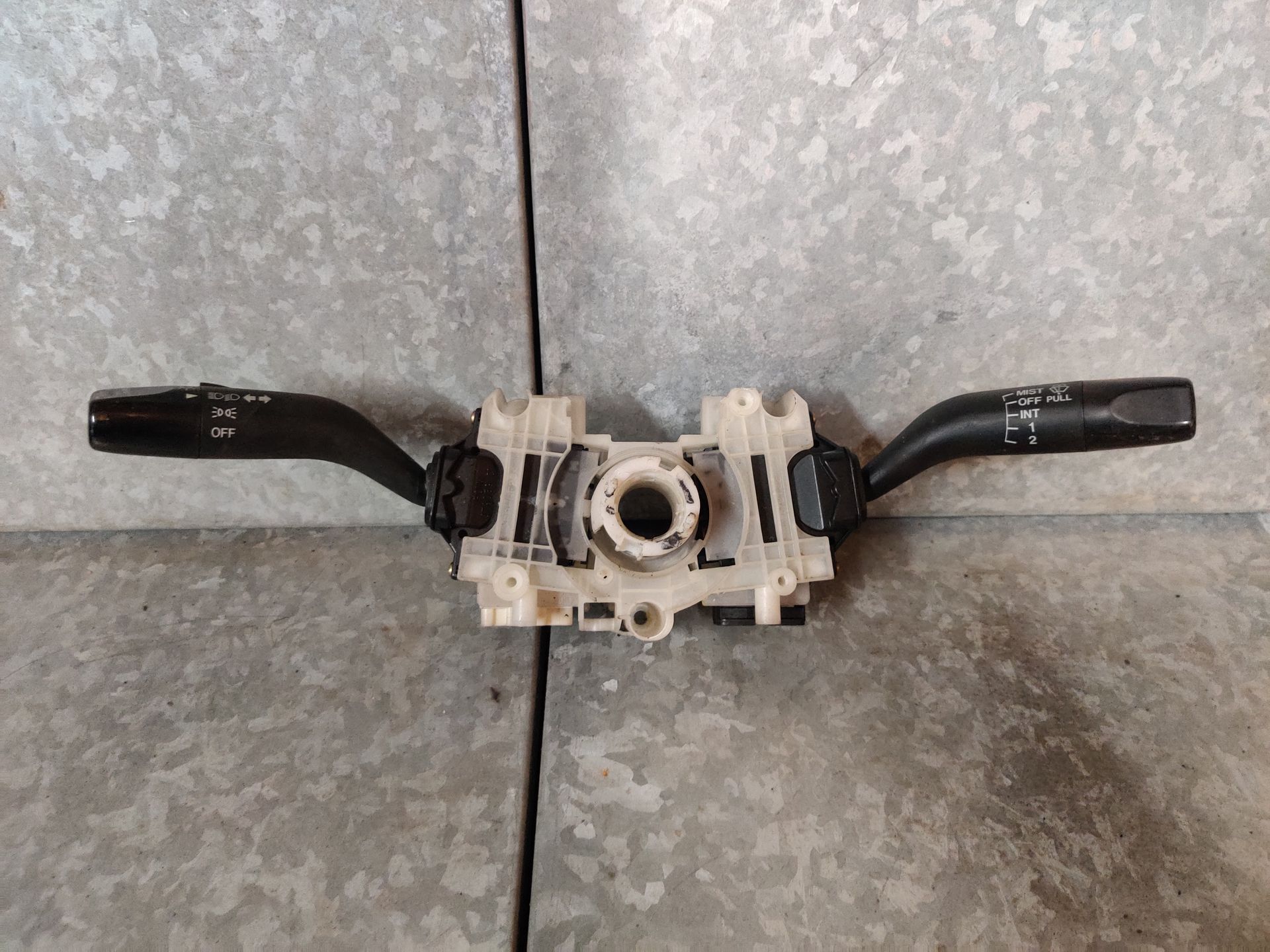 Mazda 323 een stuurkolom schakelaar