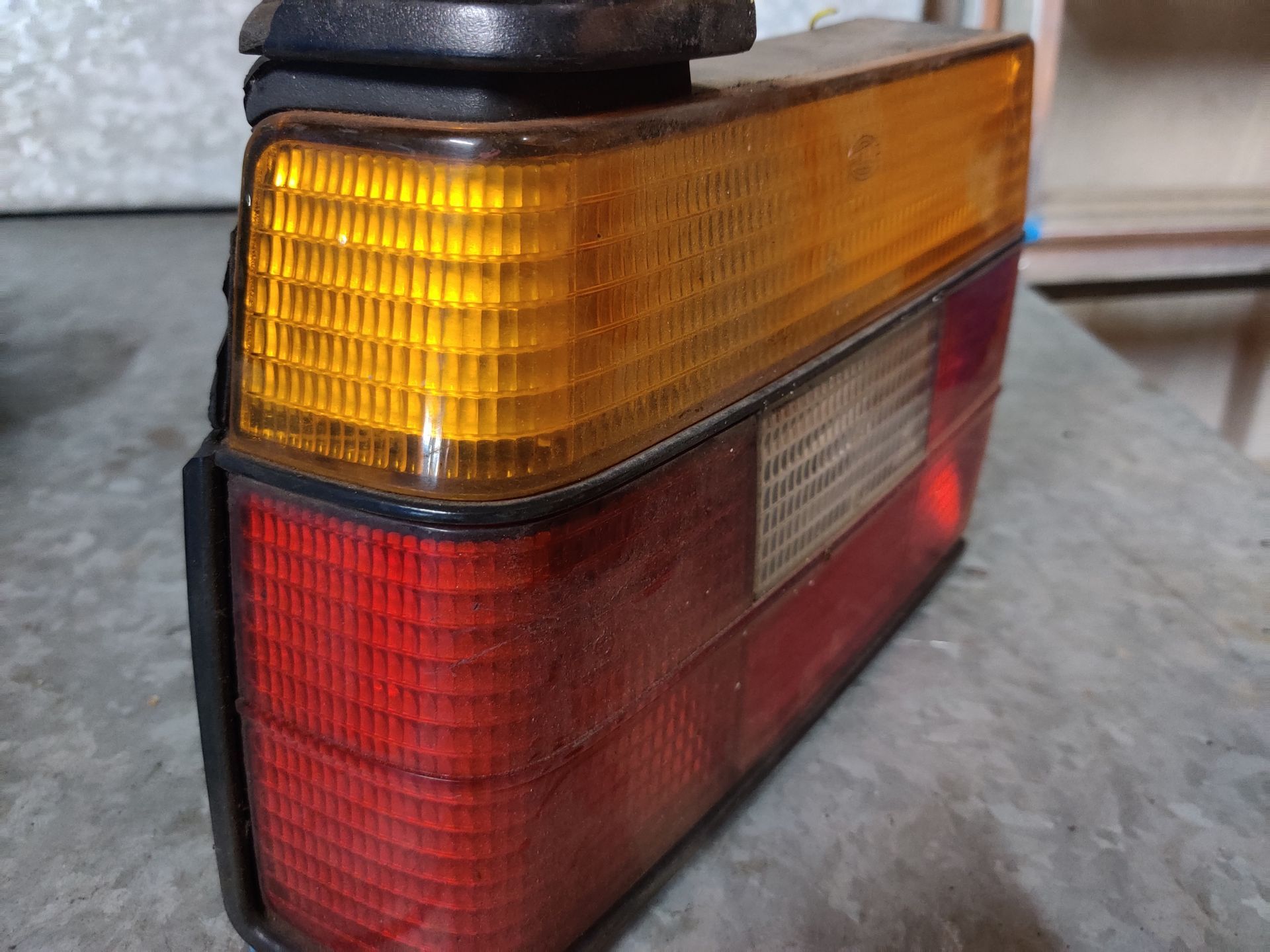 VW Jetta uit 1986 linker achterlicht,