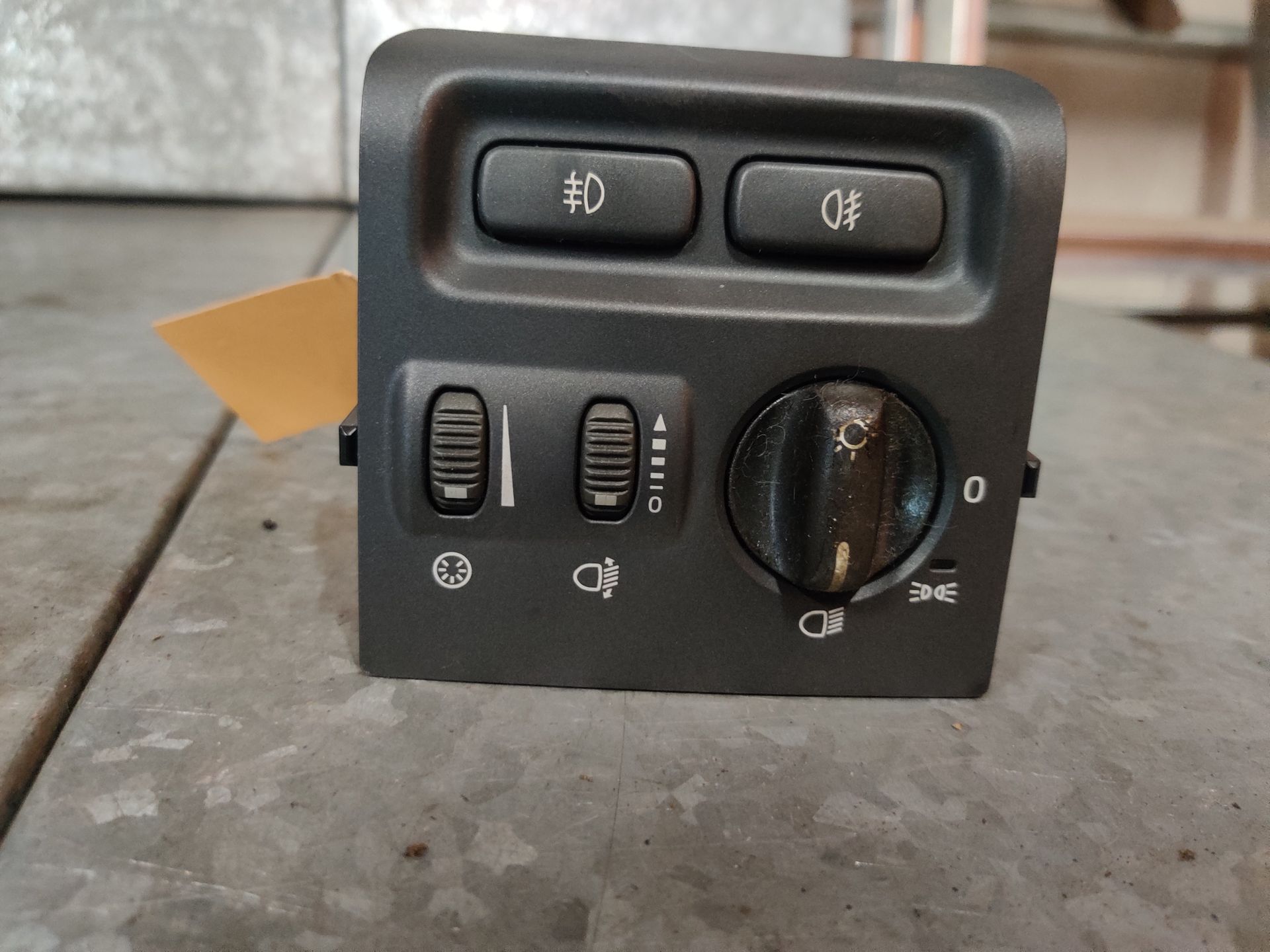 Volvo V40 lichtschakelaar van een model 1998 - 2003, gebruikt.