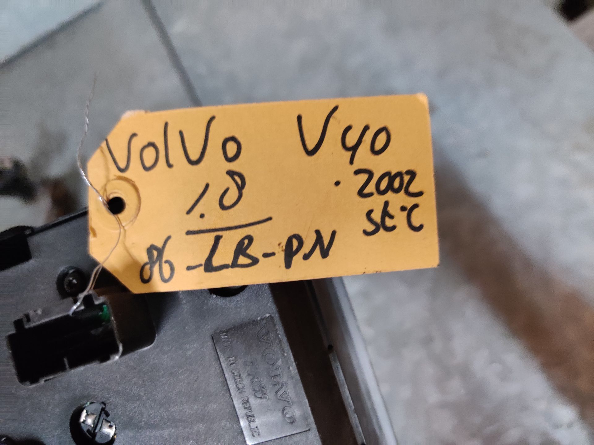 Volvo V40 lichtschakelaar van een model 1998 - 2003, gebruikt.
