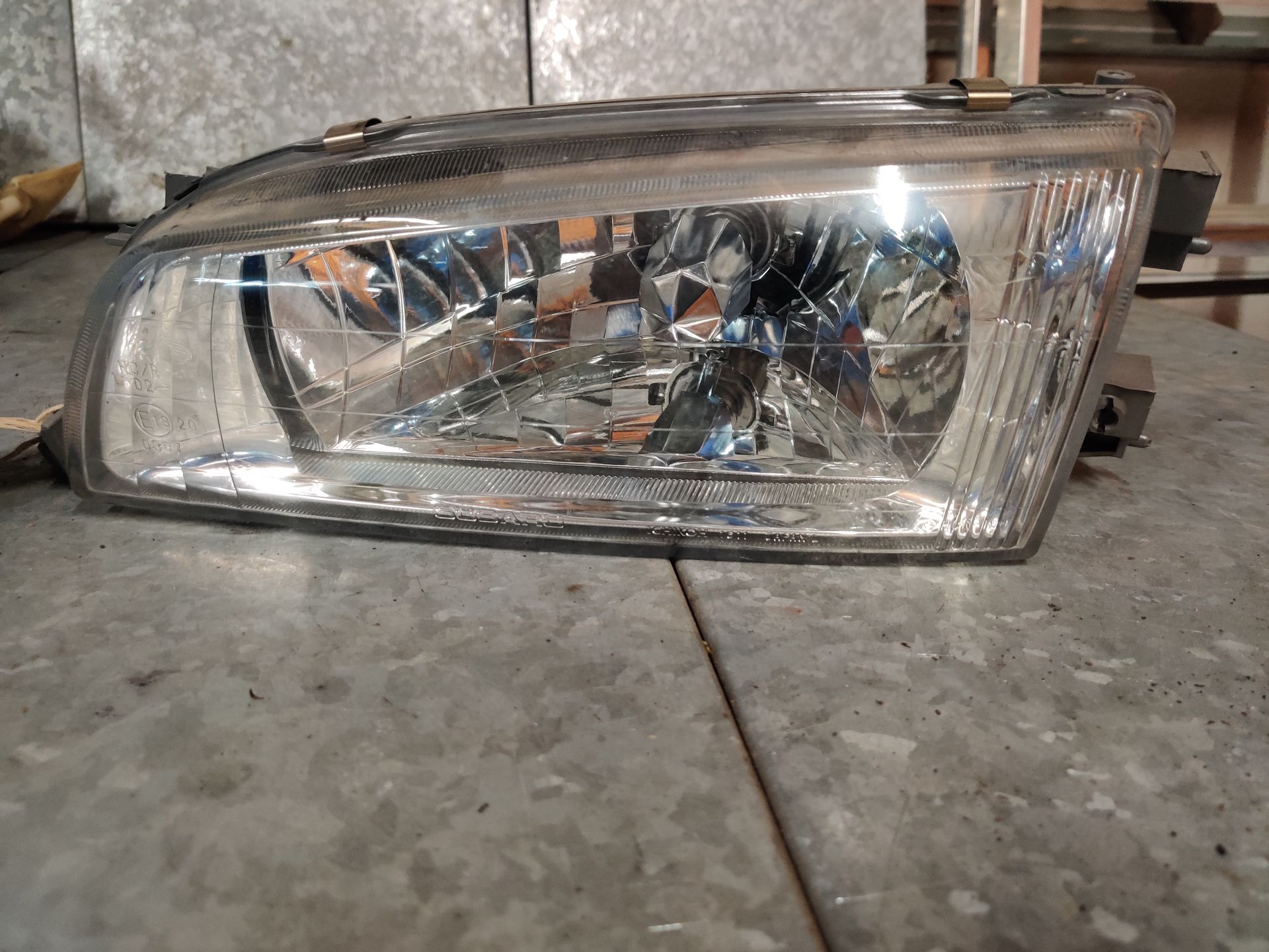 Subaru Impreza linker koplamp (2001).