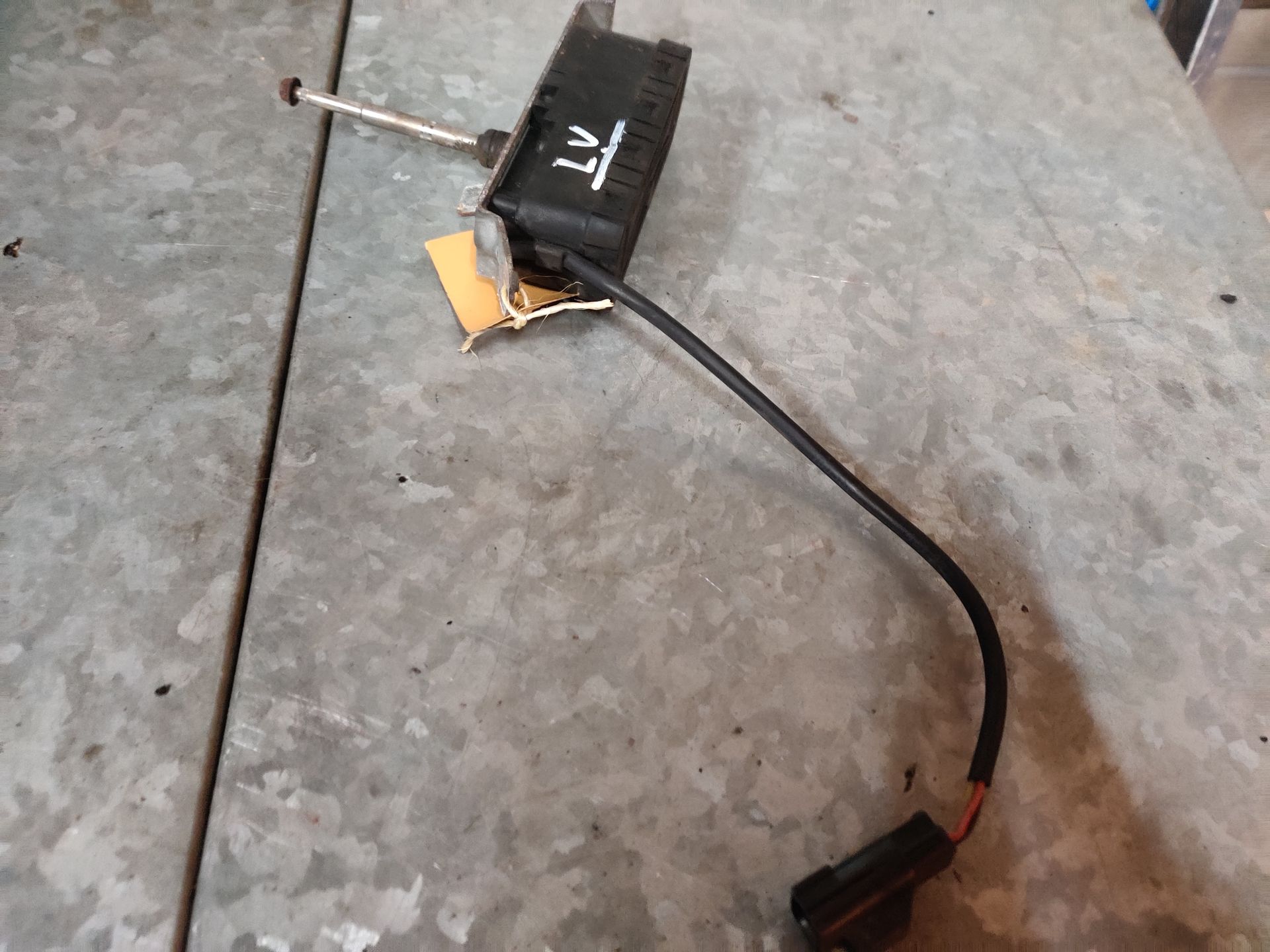 Volvo S80 koplampwissermotor links