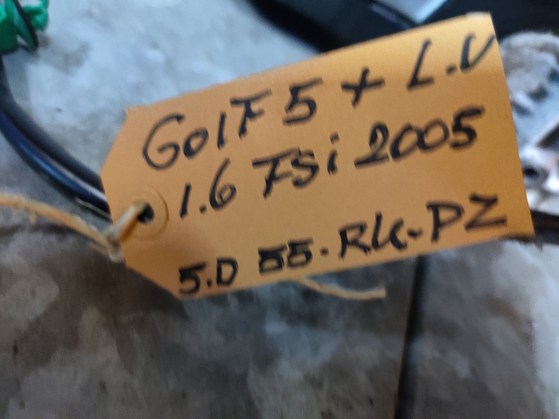 VW Golf 5 plus 1.6 FSI, elektrische linker spiegel uit 2005, gebruikt.