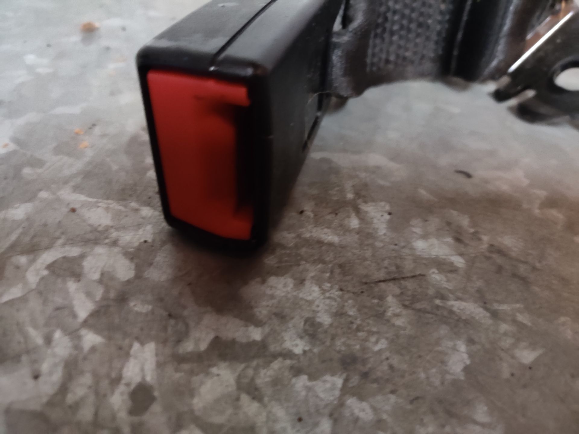Fiat Punto rolgordelhouder achter