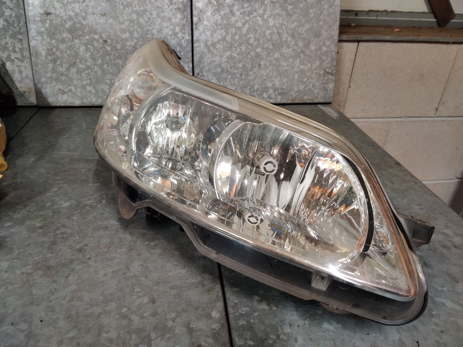 Citroen C4 rechter koplamp uit 2008