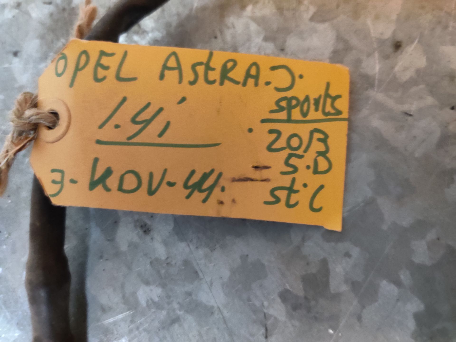 Opel Astra J 1.4i Sports, 5 deurs, een lambdasonde uit 2015, gebruikt.