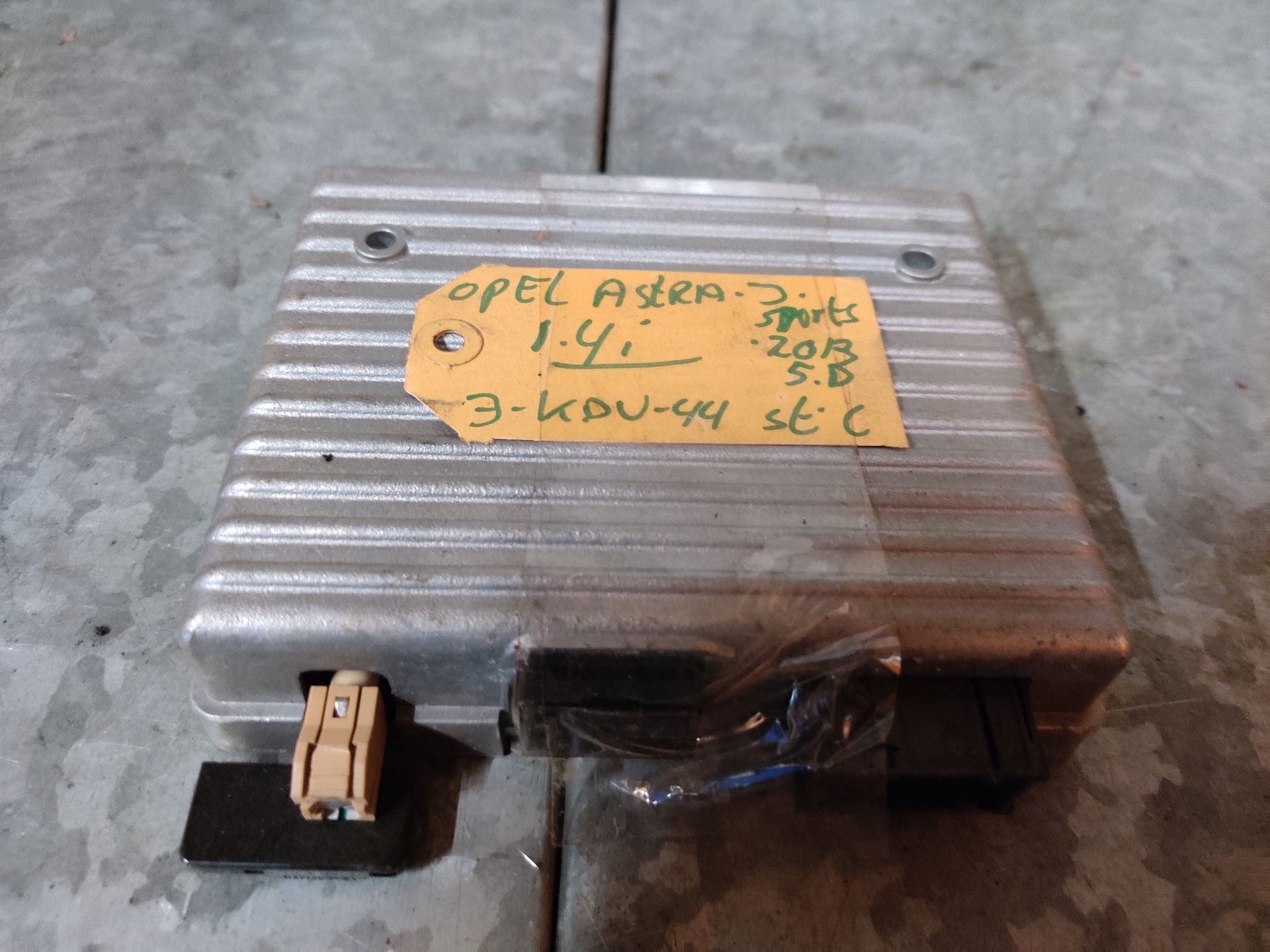 Opel Astra J, een Telefoon Module