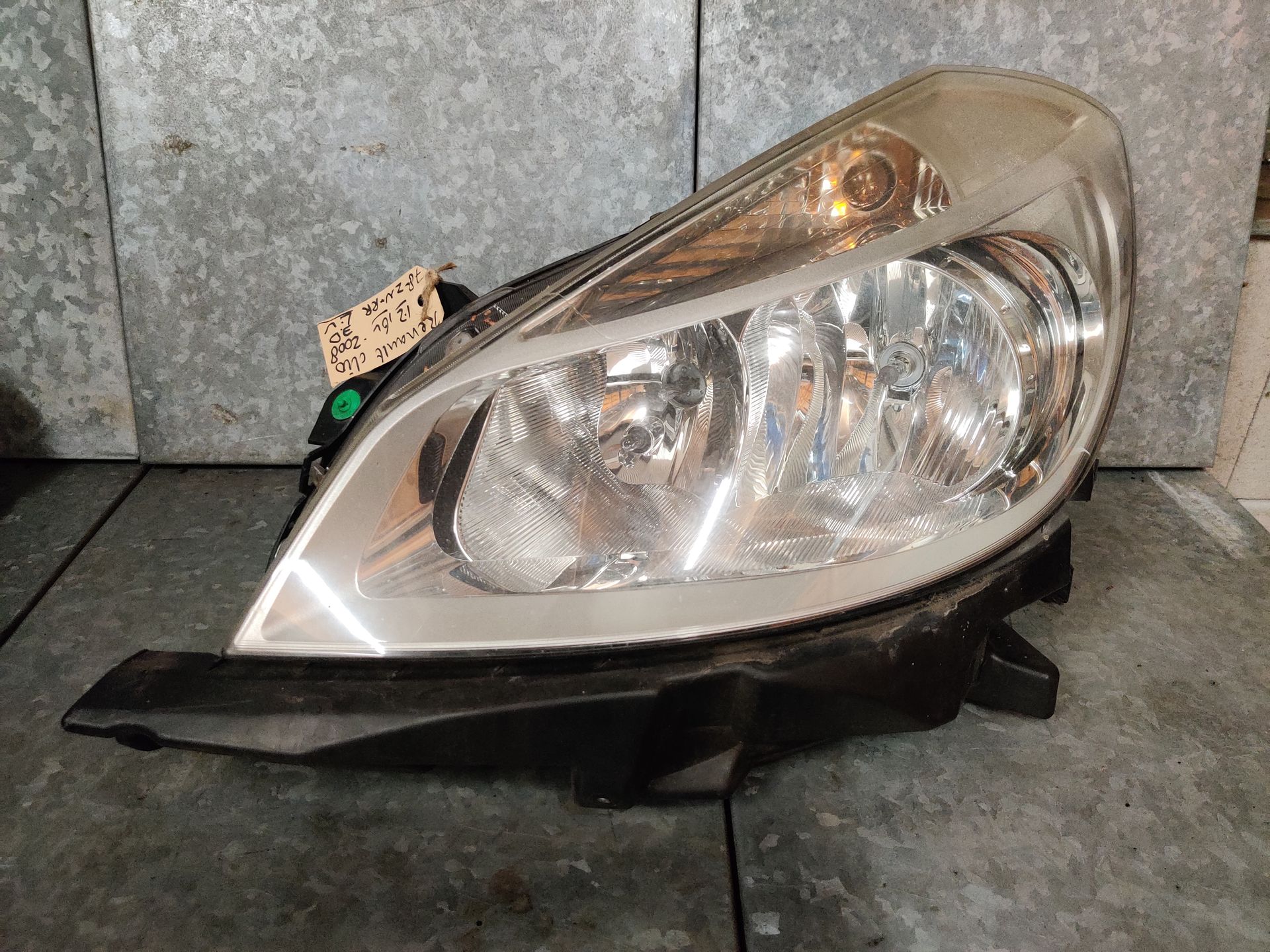Renault Clio linker koplamp uit 2008