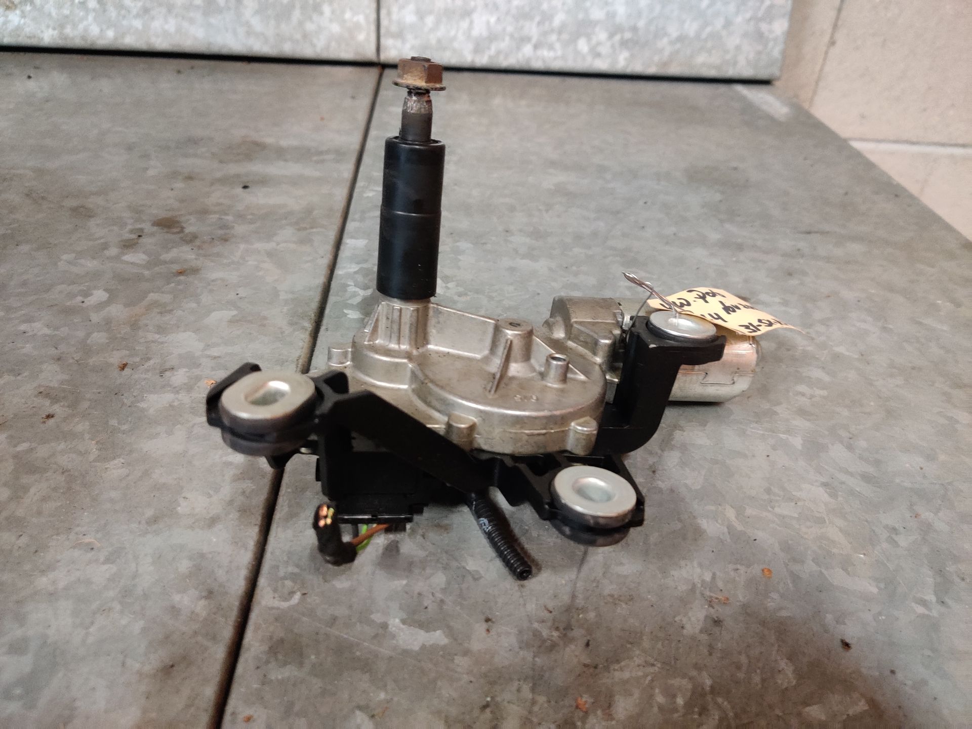 VW Polo een ruitenwissermotor achter