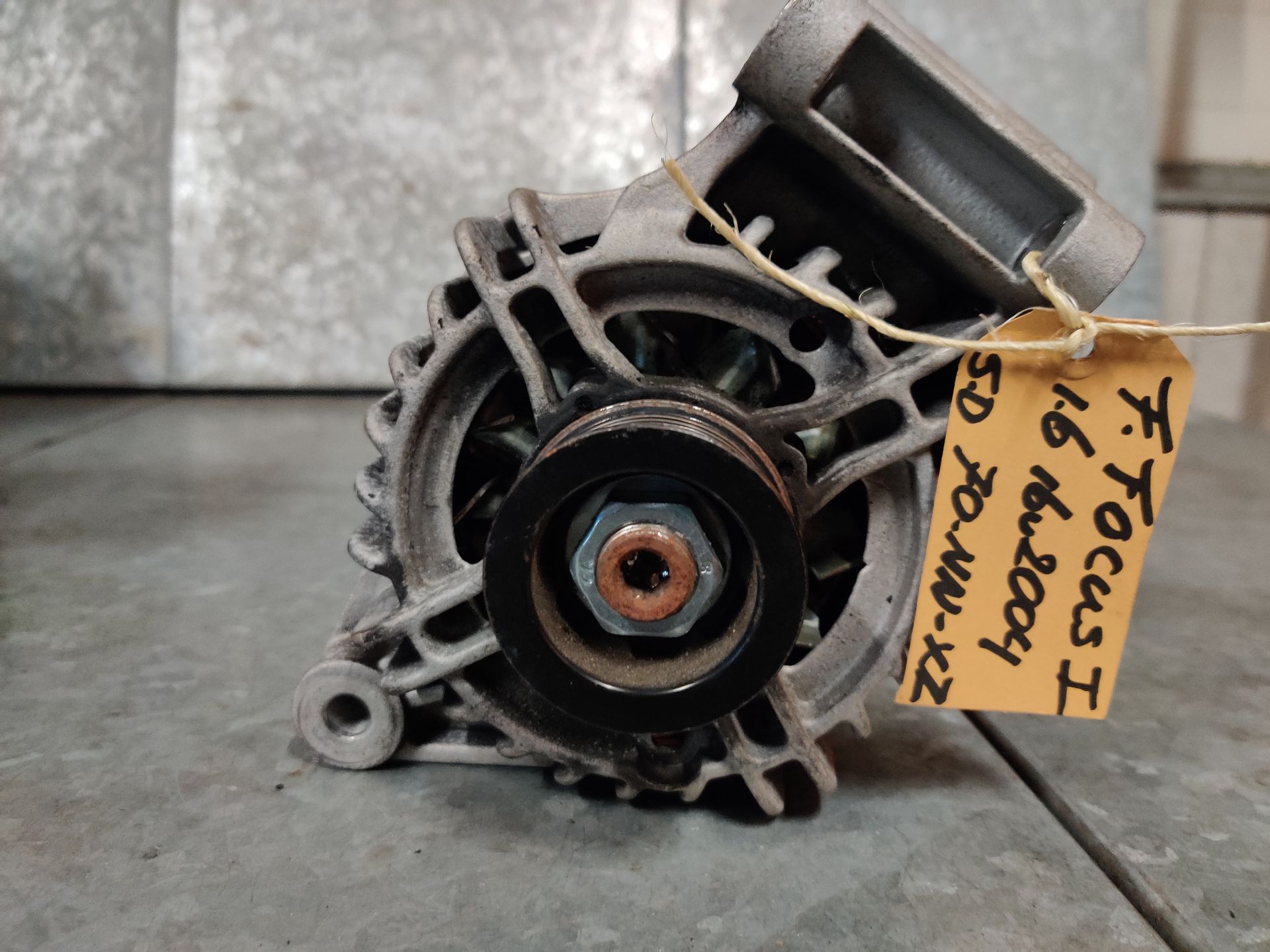 Ford Focus 1 een dynamo van een 1.6 16V