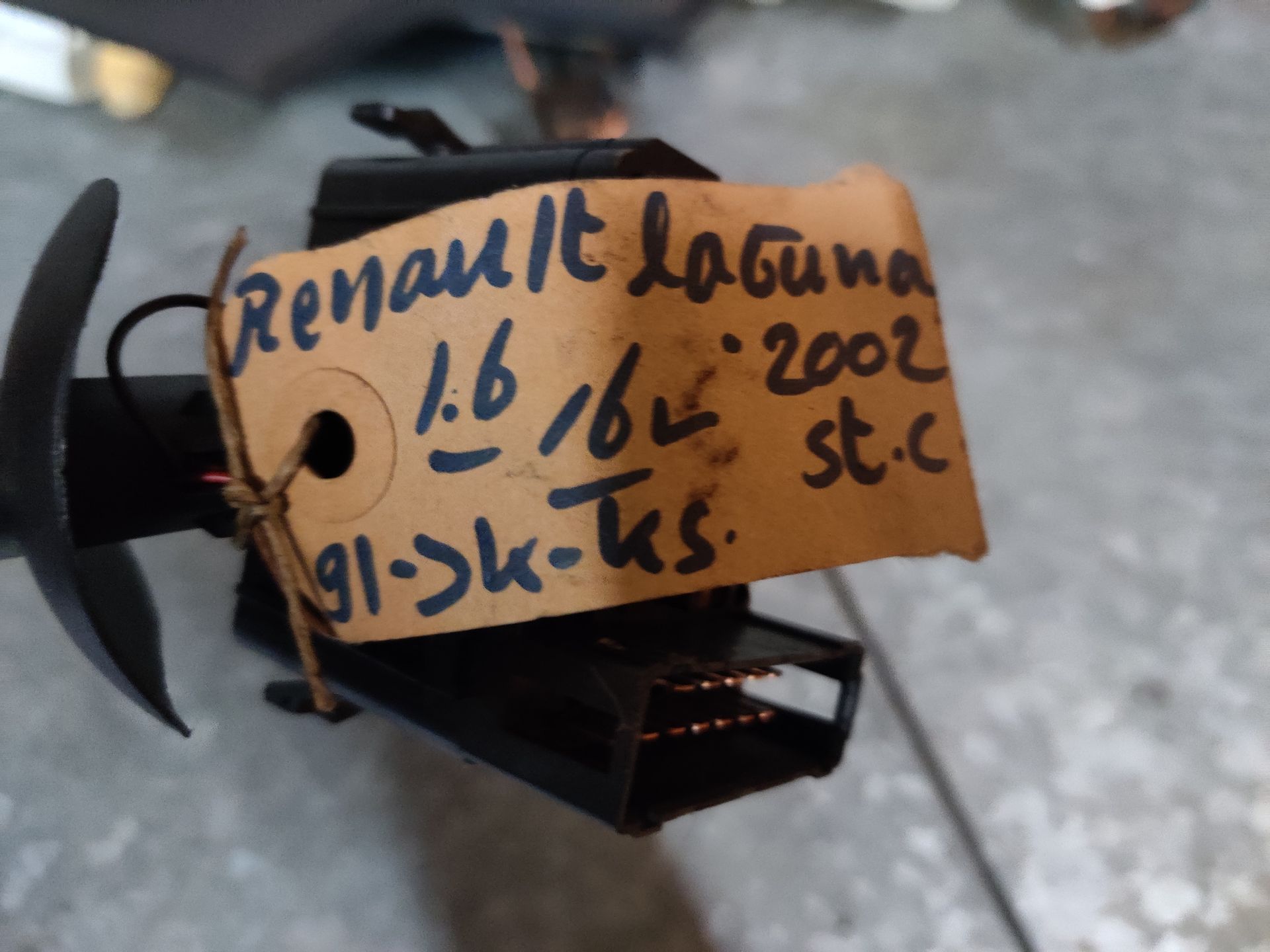 Renault Laguna lichthendel van een 2002 model.