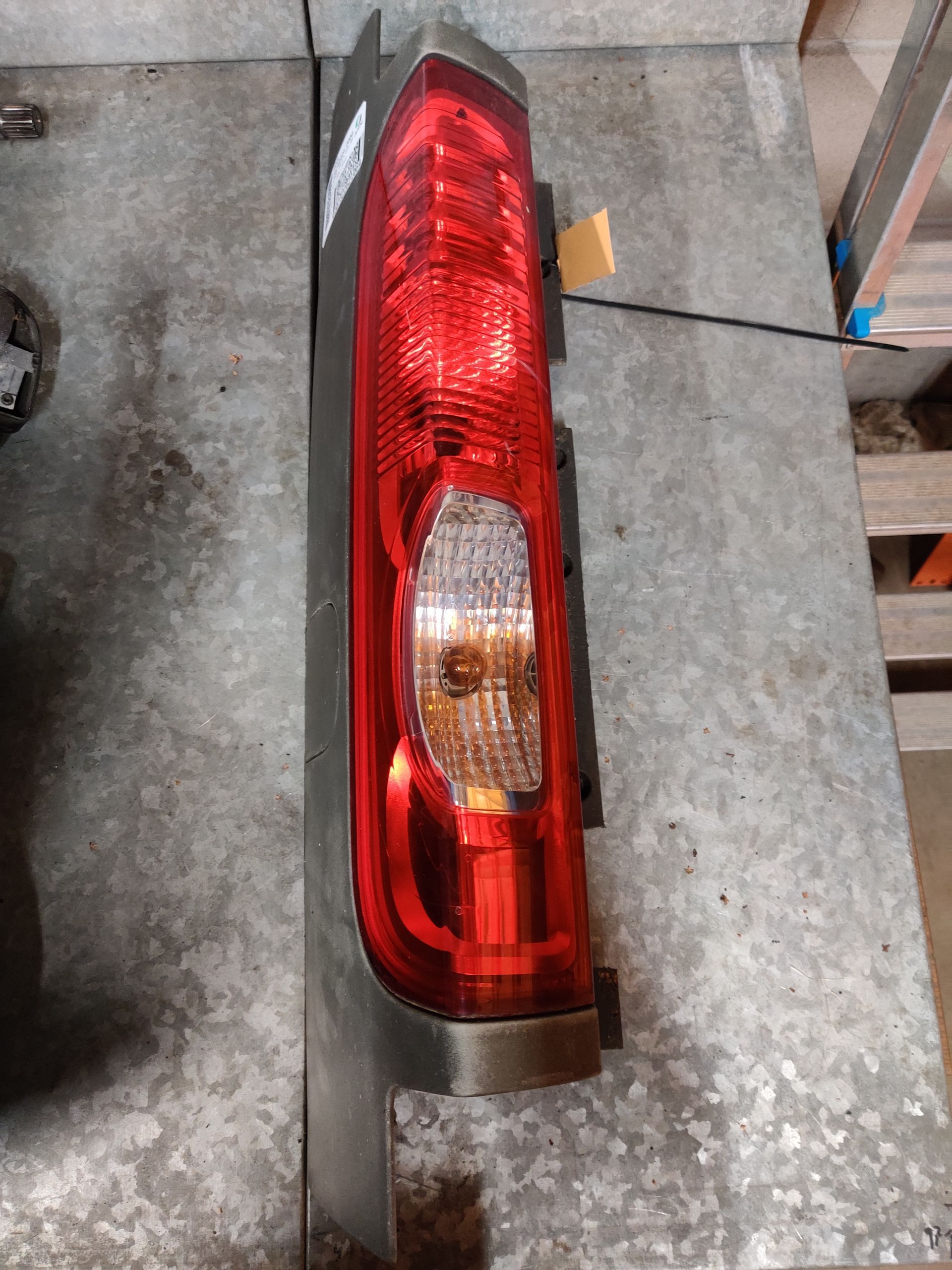 Opel Vivaro , Renault Trafic linker achterlicht