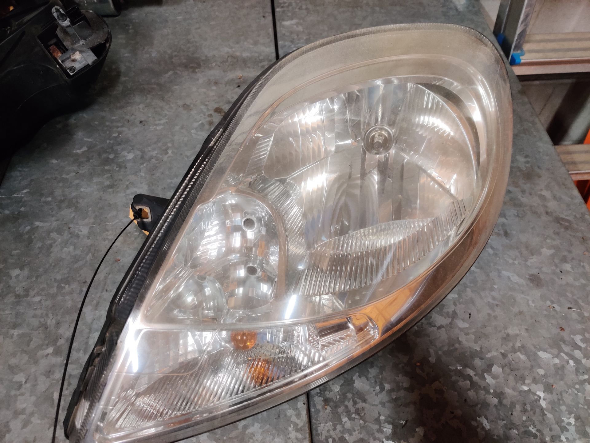 Opel Vivaro , Renault Trafic linker koplamp