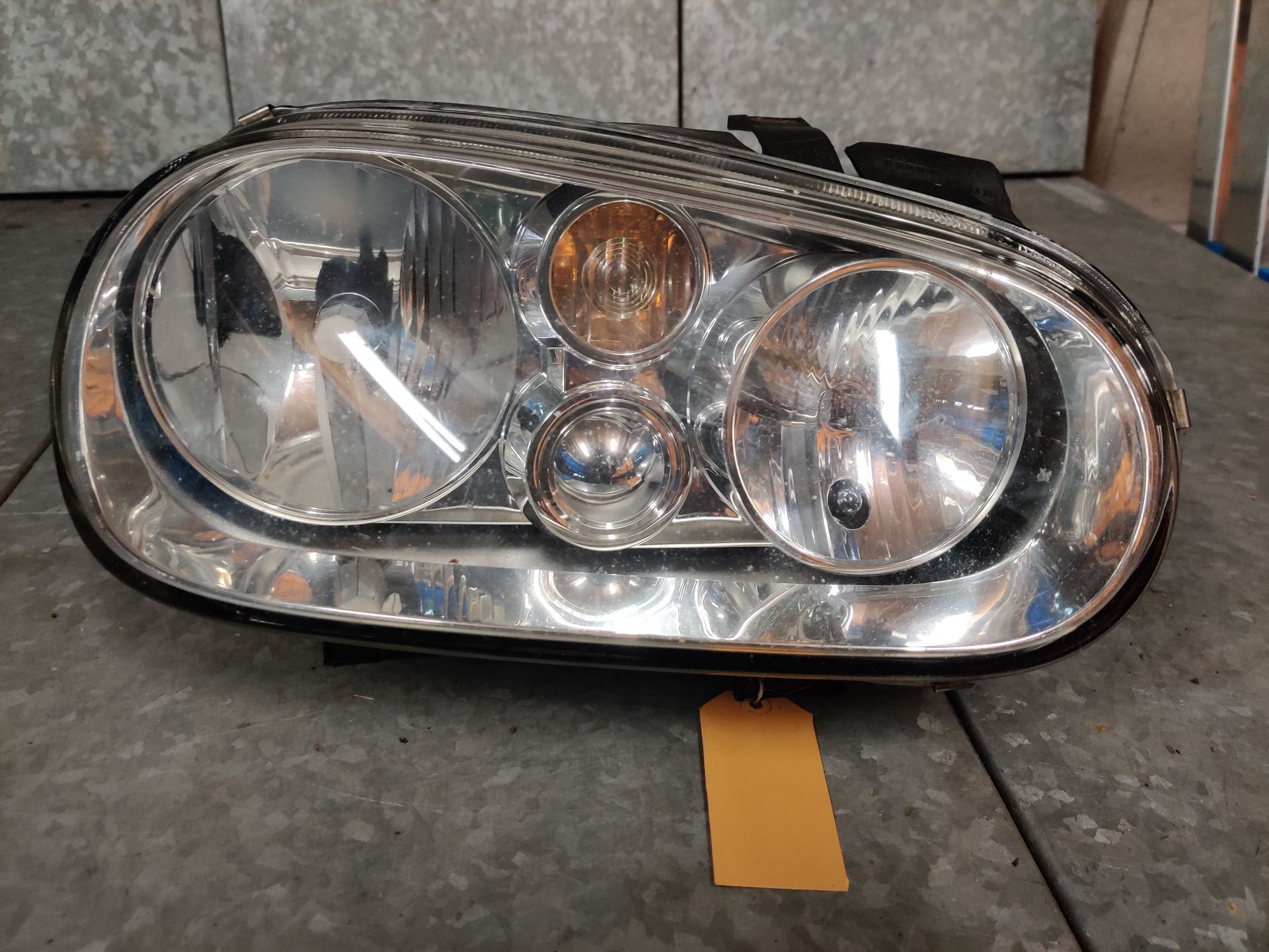 VW Golf 4 rechter koplamp uit 2000