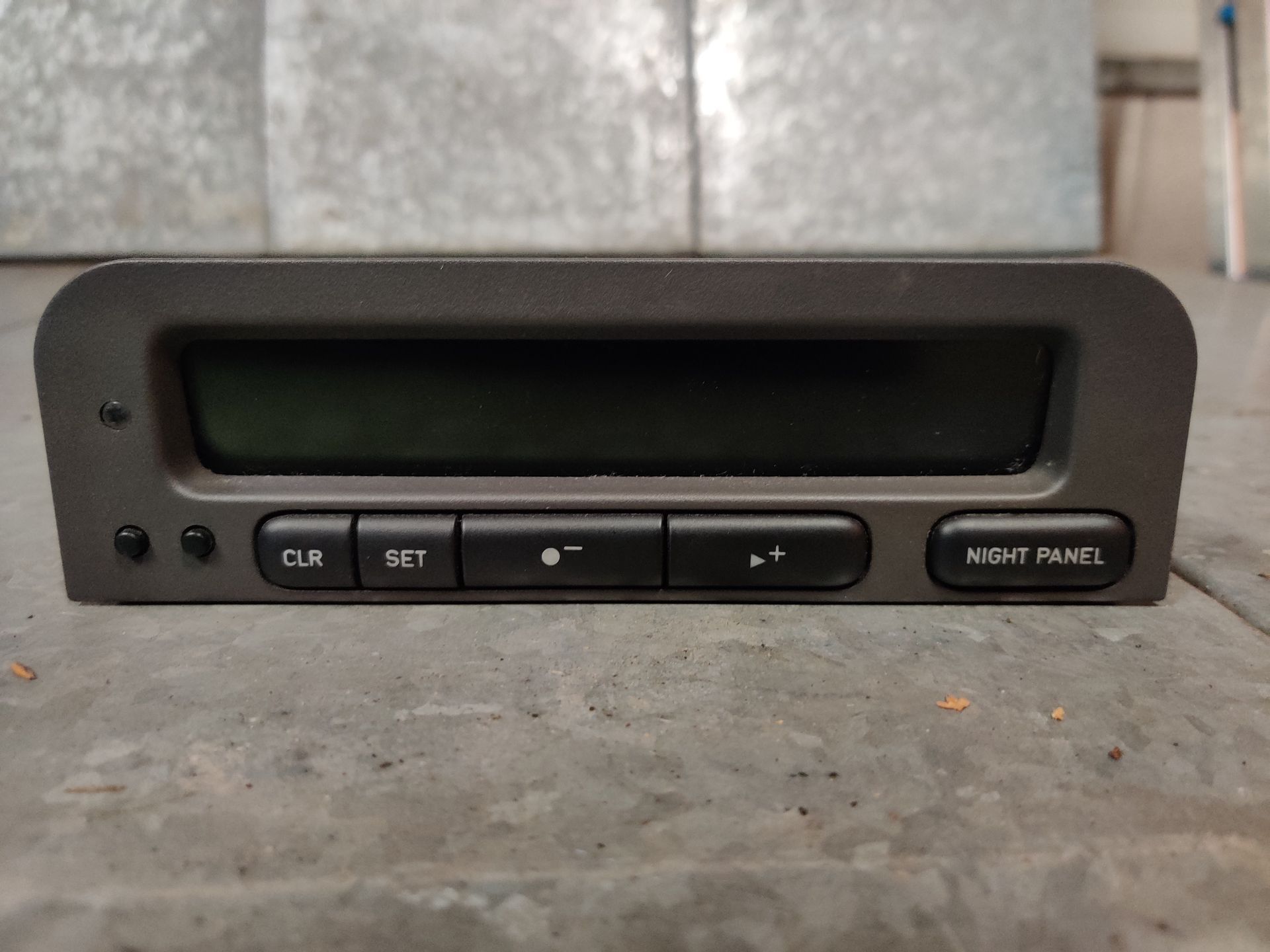 Saab 9-3 middenconsole met display, vroeger was dat bij van Aalderen, nu bij Stegeman in Exel.