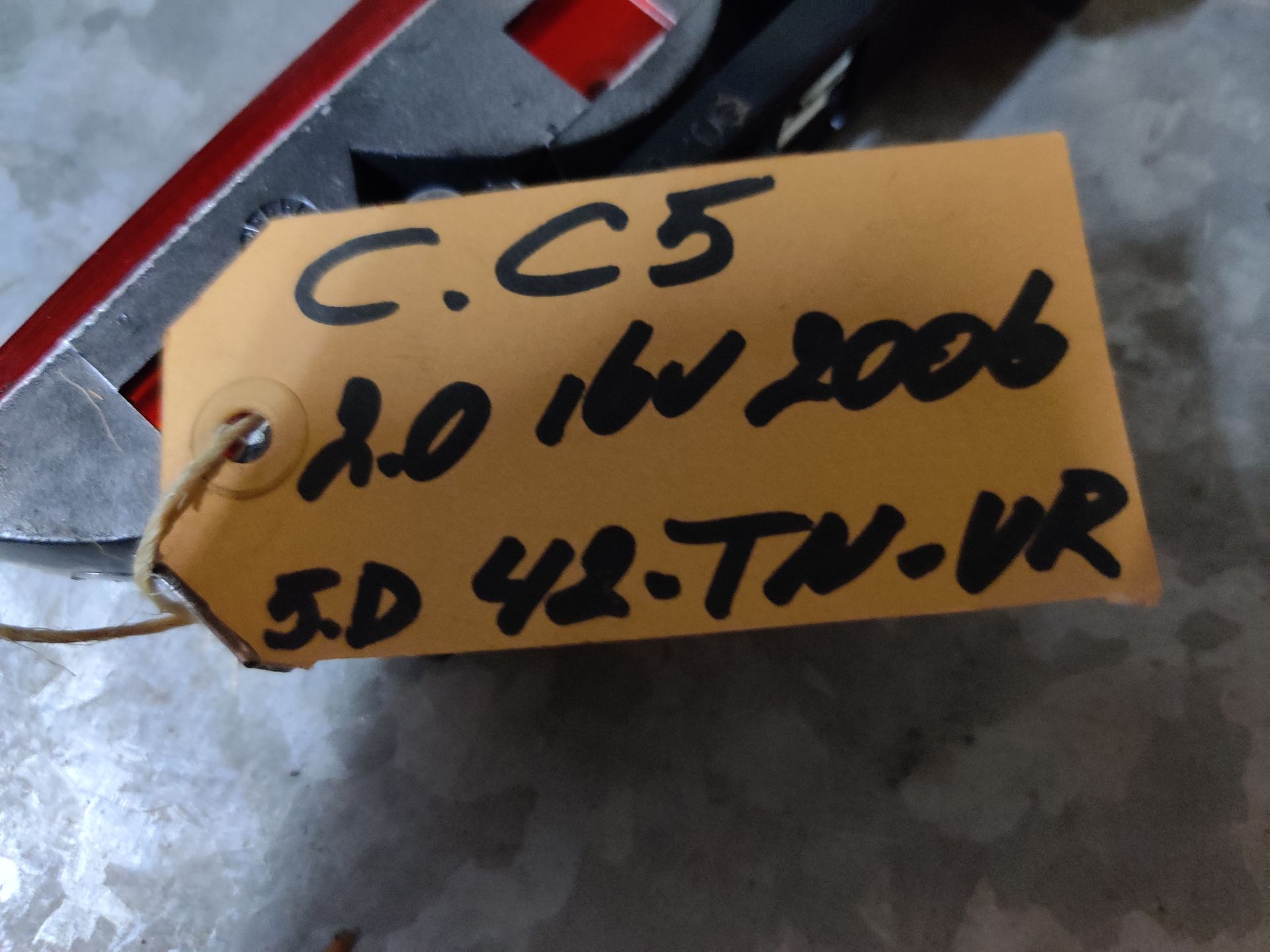 Citroen C5 derde remlicht uit 2006 bij Stegeman Autosloperij in Exel.
