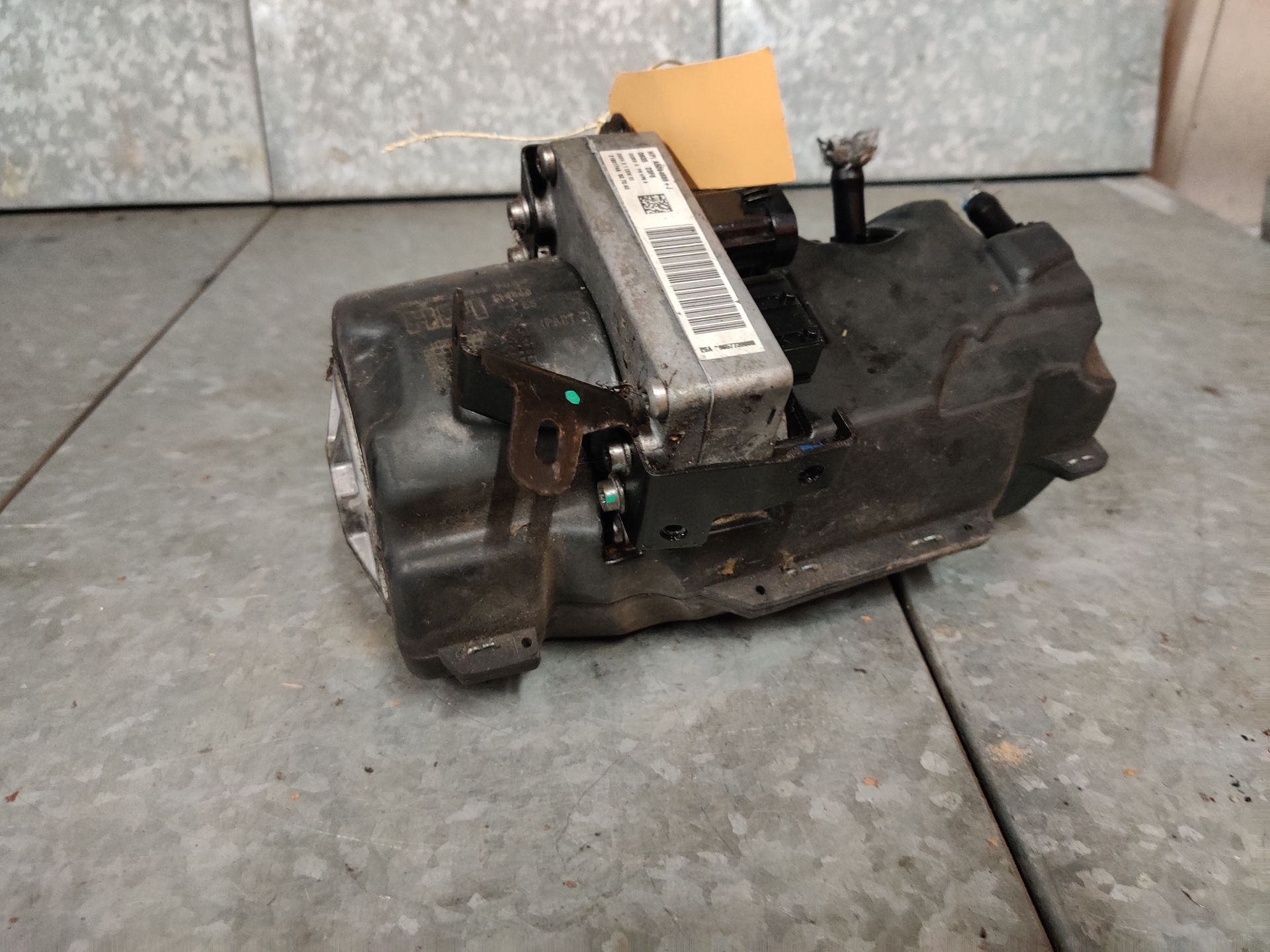 Citroen C5 elektrische stuurbekrachtigingspomp (servopomp) van een 2.0 16V model uit 2006.