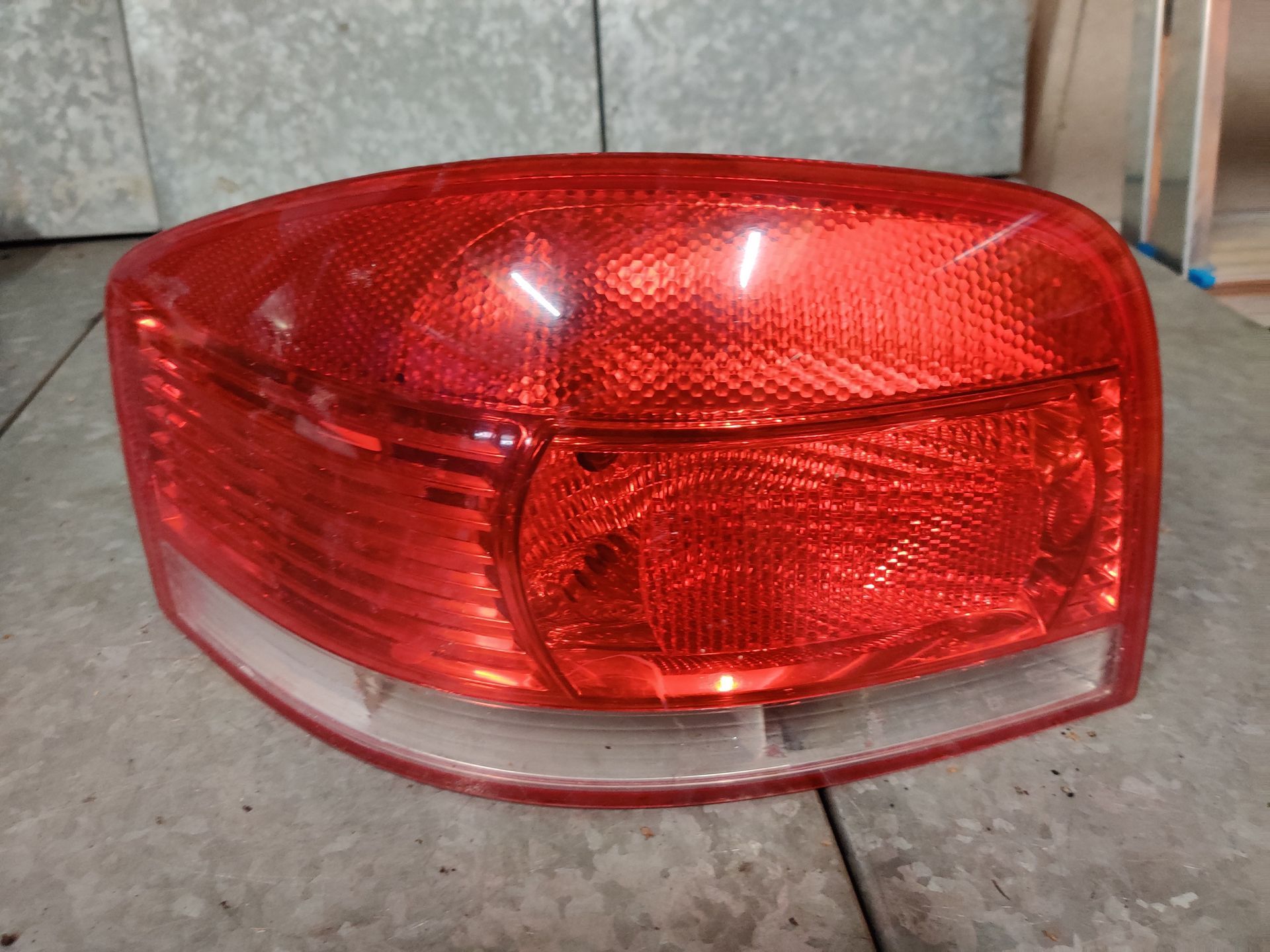 Audi A3 linker achterlicht uit 2004.