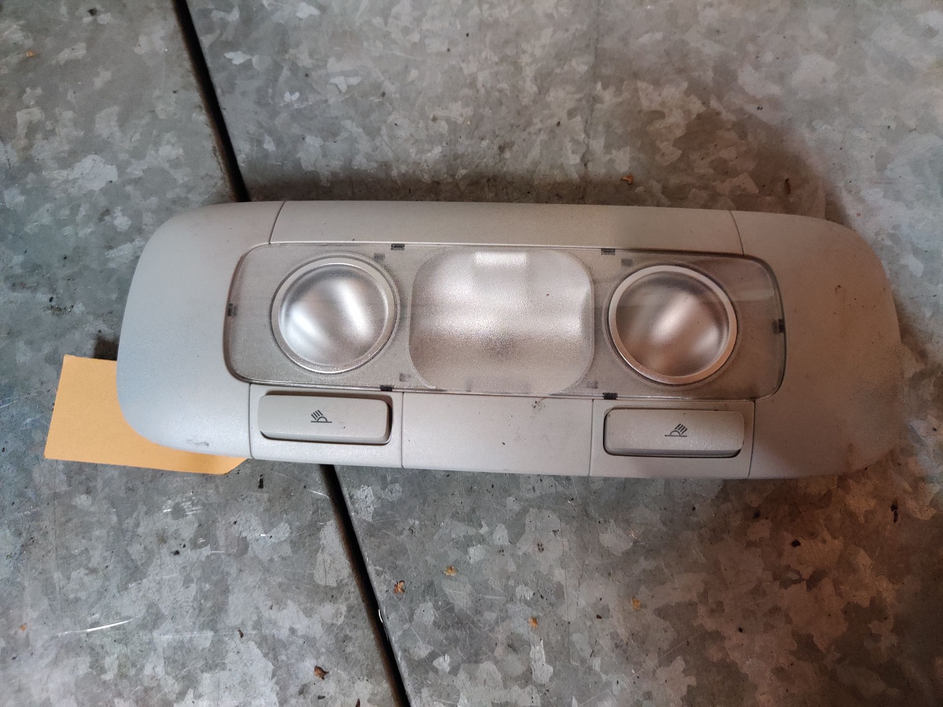 VW Golf 5 plus een binnenverlichting van een 1.6 FSi uit 2005.
