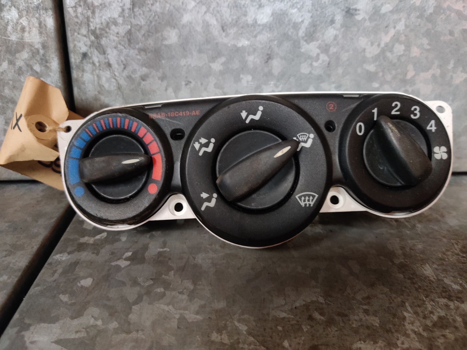 Ford Focus 1 de temperatuur en aanjager unit (geen airco).