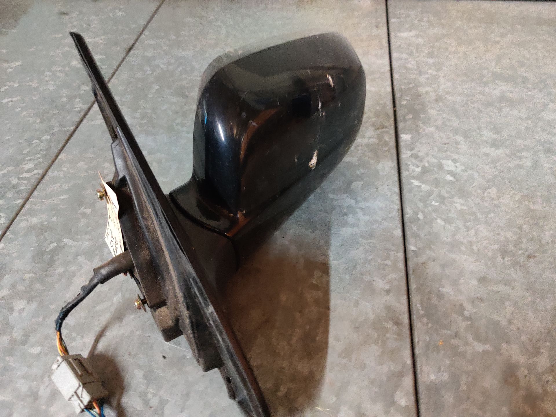 Honda HRV linker spiegel elektrisch bedienbaar.