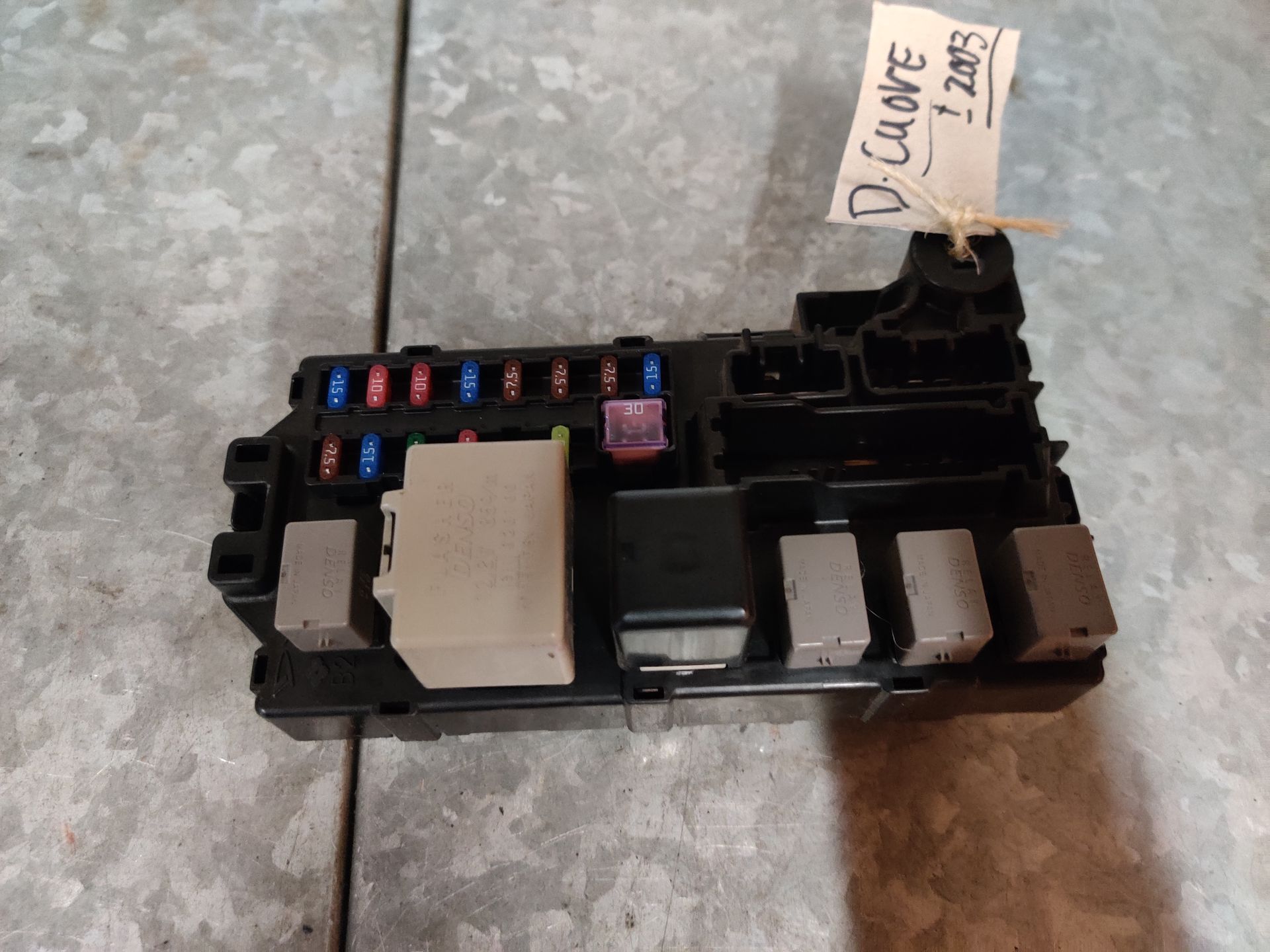 Daihatsu Cuore zekeringkast uit 2003, gebruikt