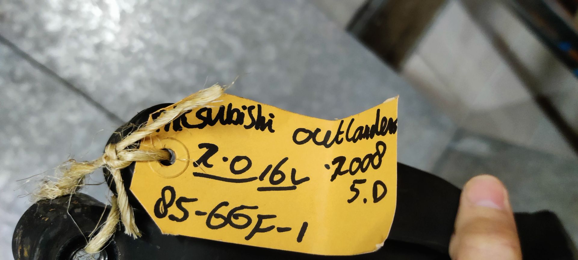 Mitsubishi Outlander een set ruitenwisserarmen uit 2008, gebruikt.