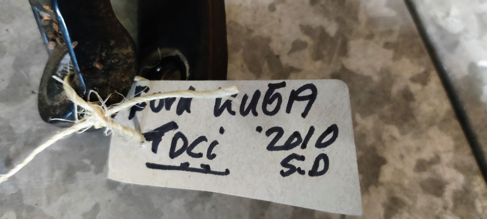 Ford Kuga een set ruitenwisserarmen uit 2010