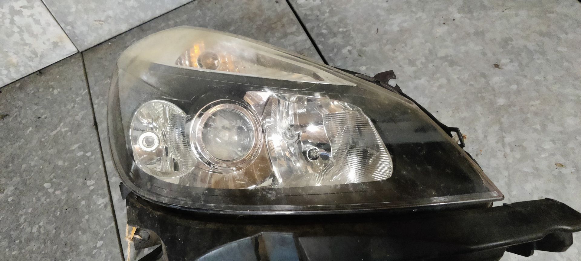 Renault Clio rechter koplamp uit 2007