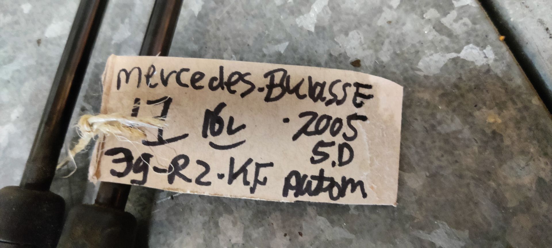 Mercedes-Benz B klasse een set gasveren