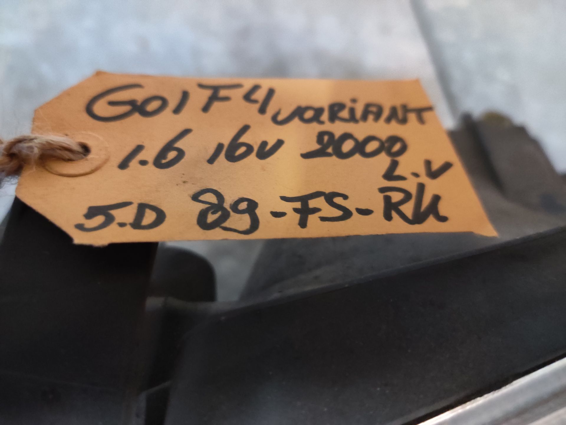 VW Golf 4 linker koplamp van een 1.6 16V