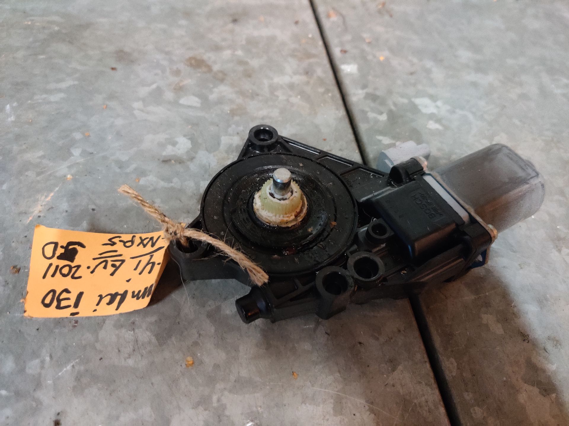 Hyundai i30 raammotor linksvoor van een 1.4i uit 2011, gebruikt.