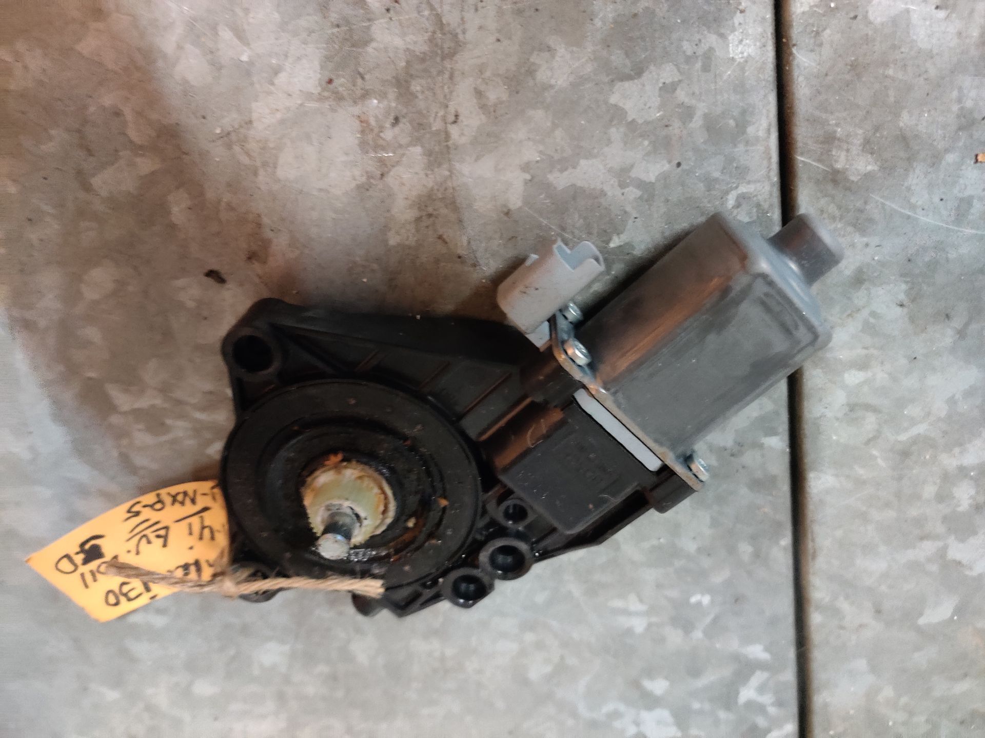 Hyundai i30 raammotor linksvoor van een 1.4i uit 2011, gebruikt.