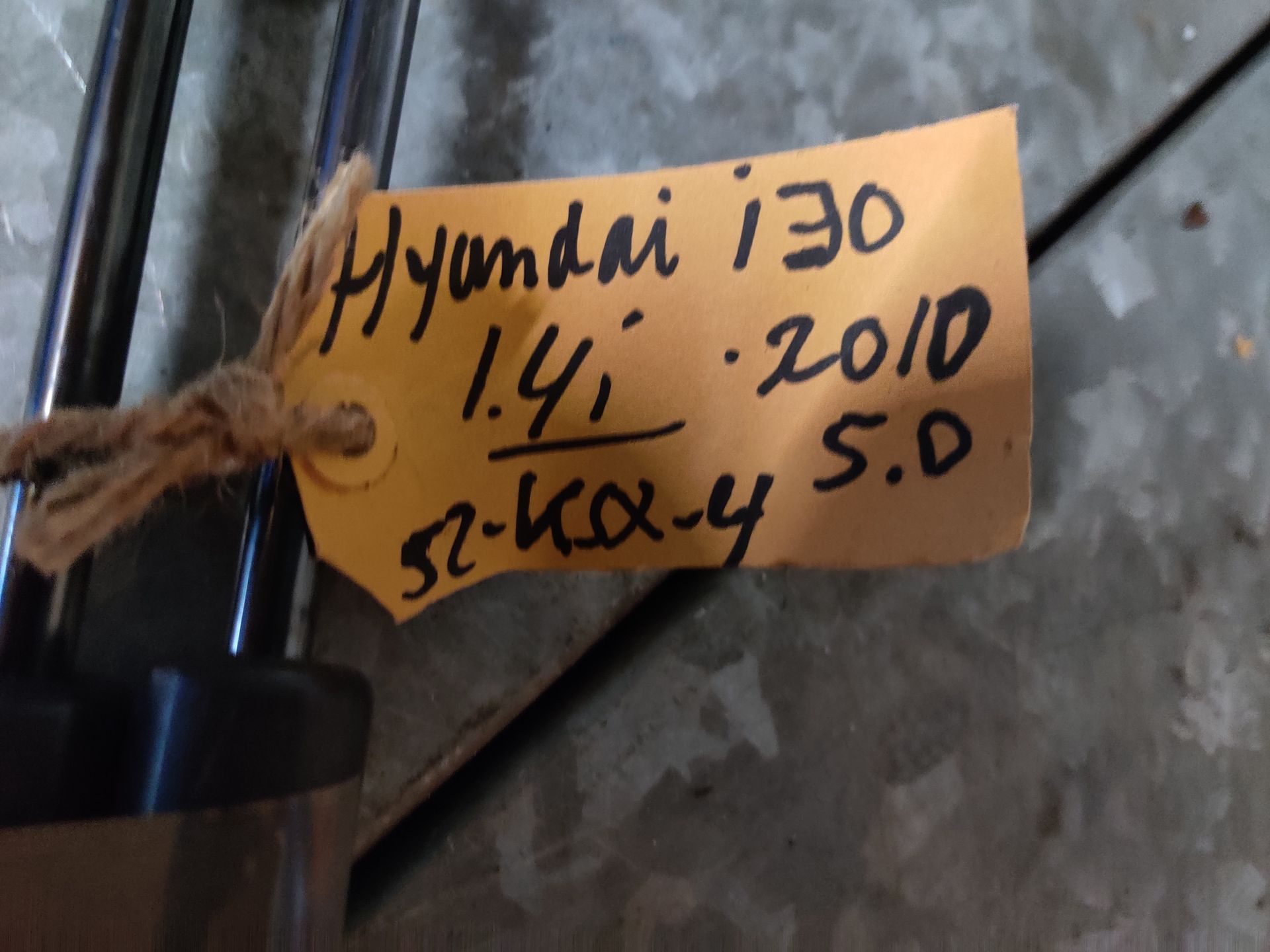 Hyundai i30 een set gasveren van een 1.4i uit 2010, gebruikt.