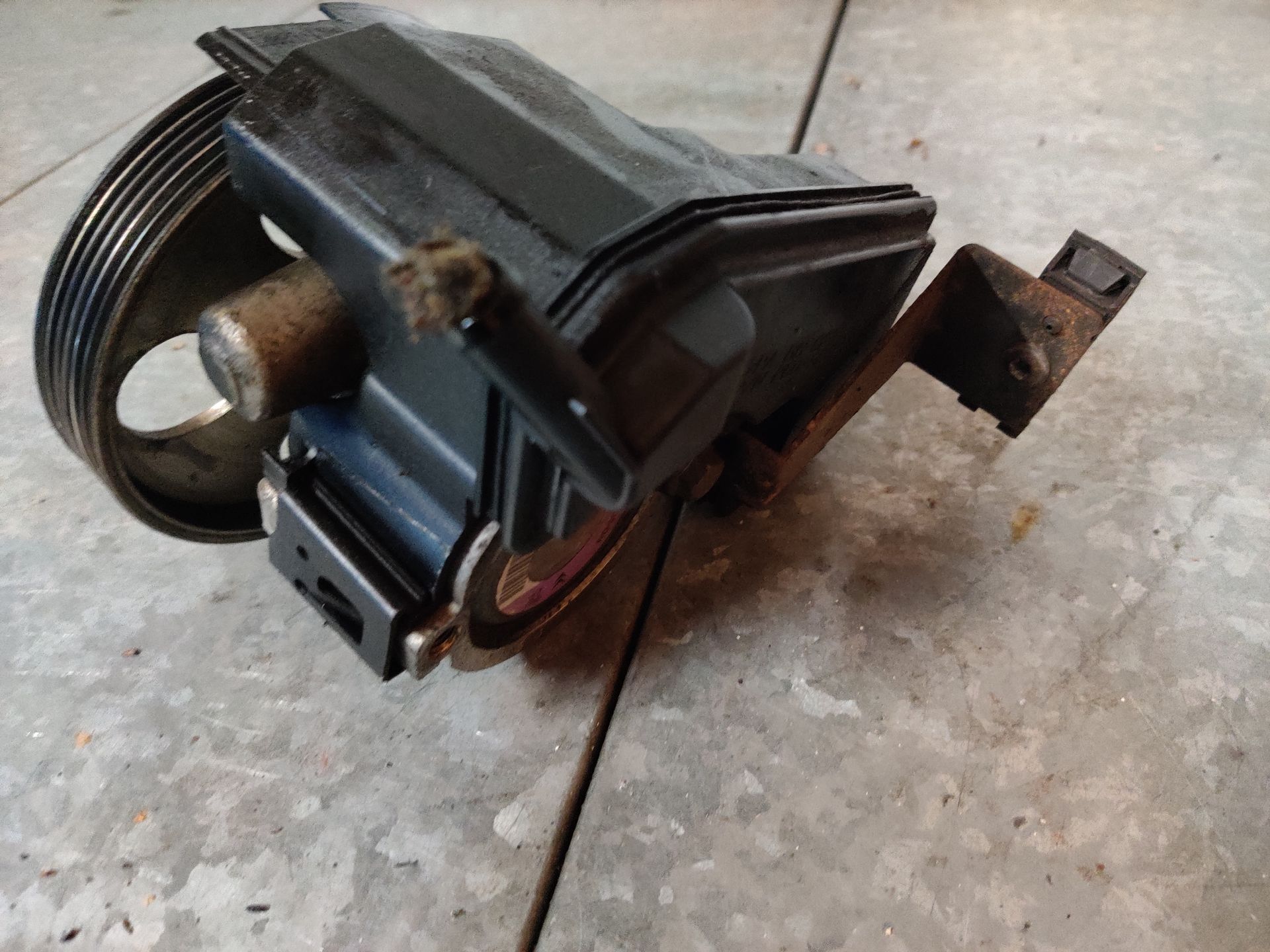 Peugeot 206 stuurbekrachtigingspomp van een 1.4